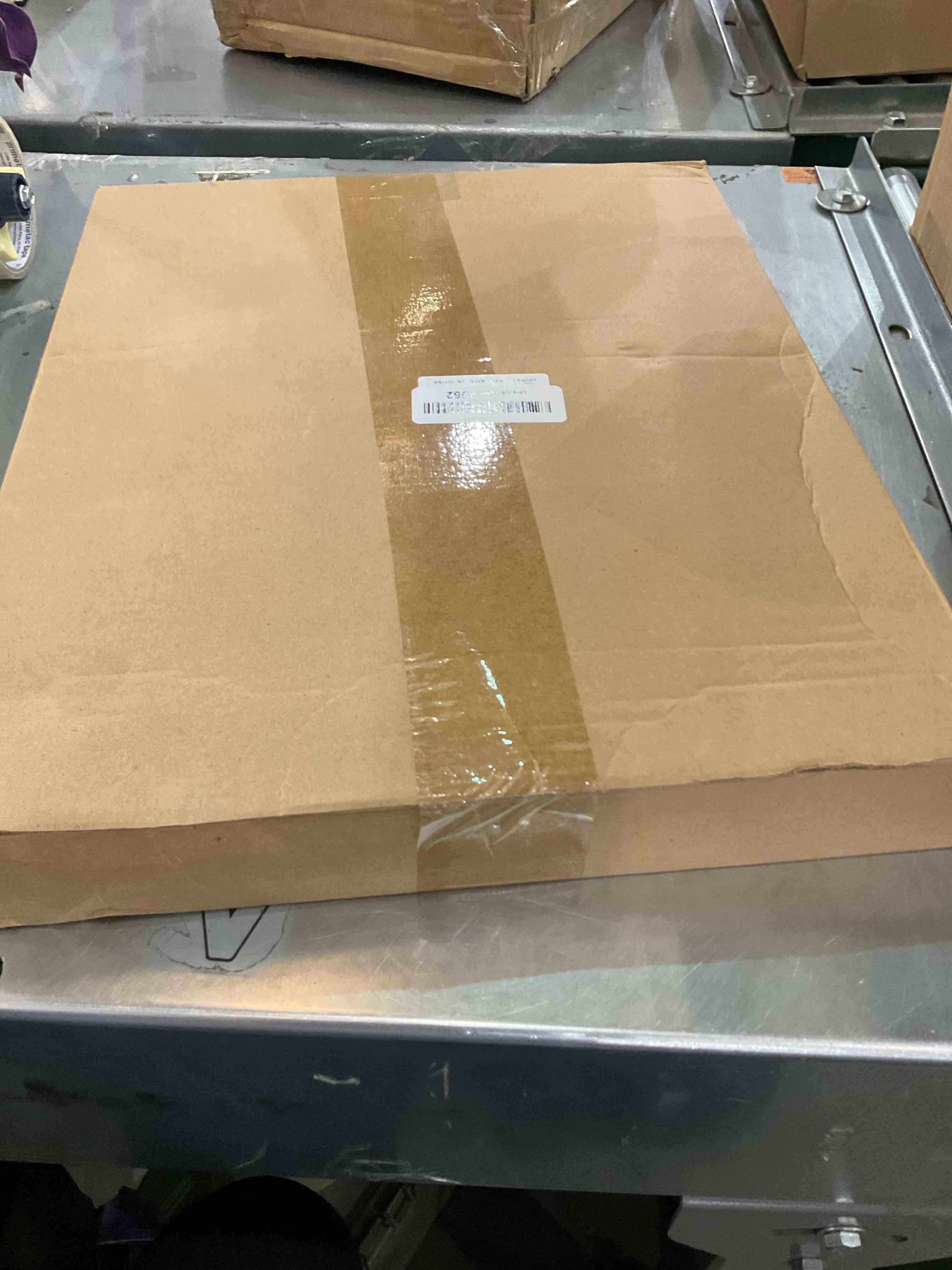 https://s3.amazonaws.com/lotting-images-prod/bidfta/EXS01027010_1707321019862.jpeg