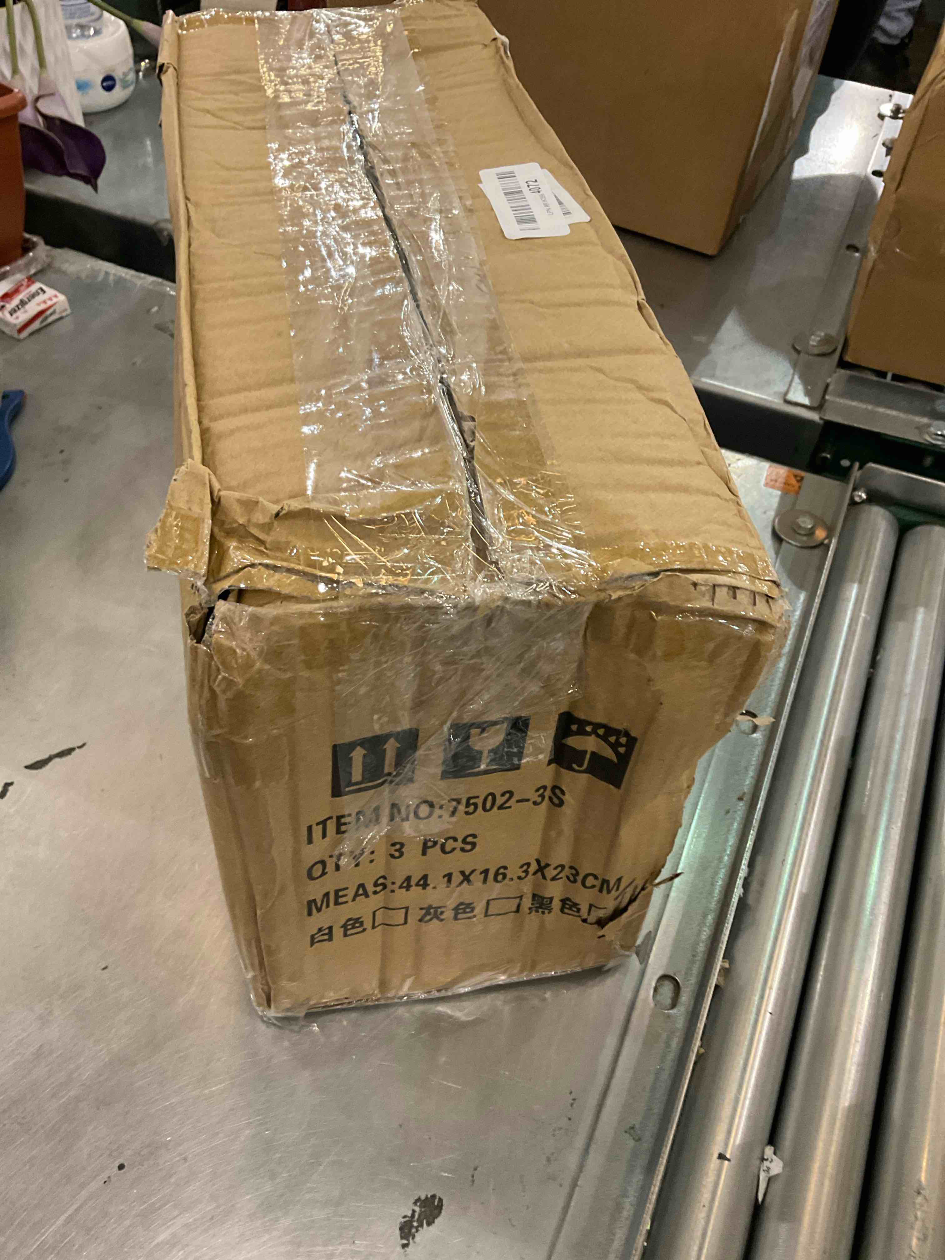 https://s3.amazonaws.com/lotting-images-prod/bidfta/EXS01027019_1707321992105.jpeg