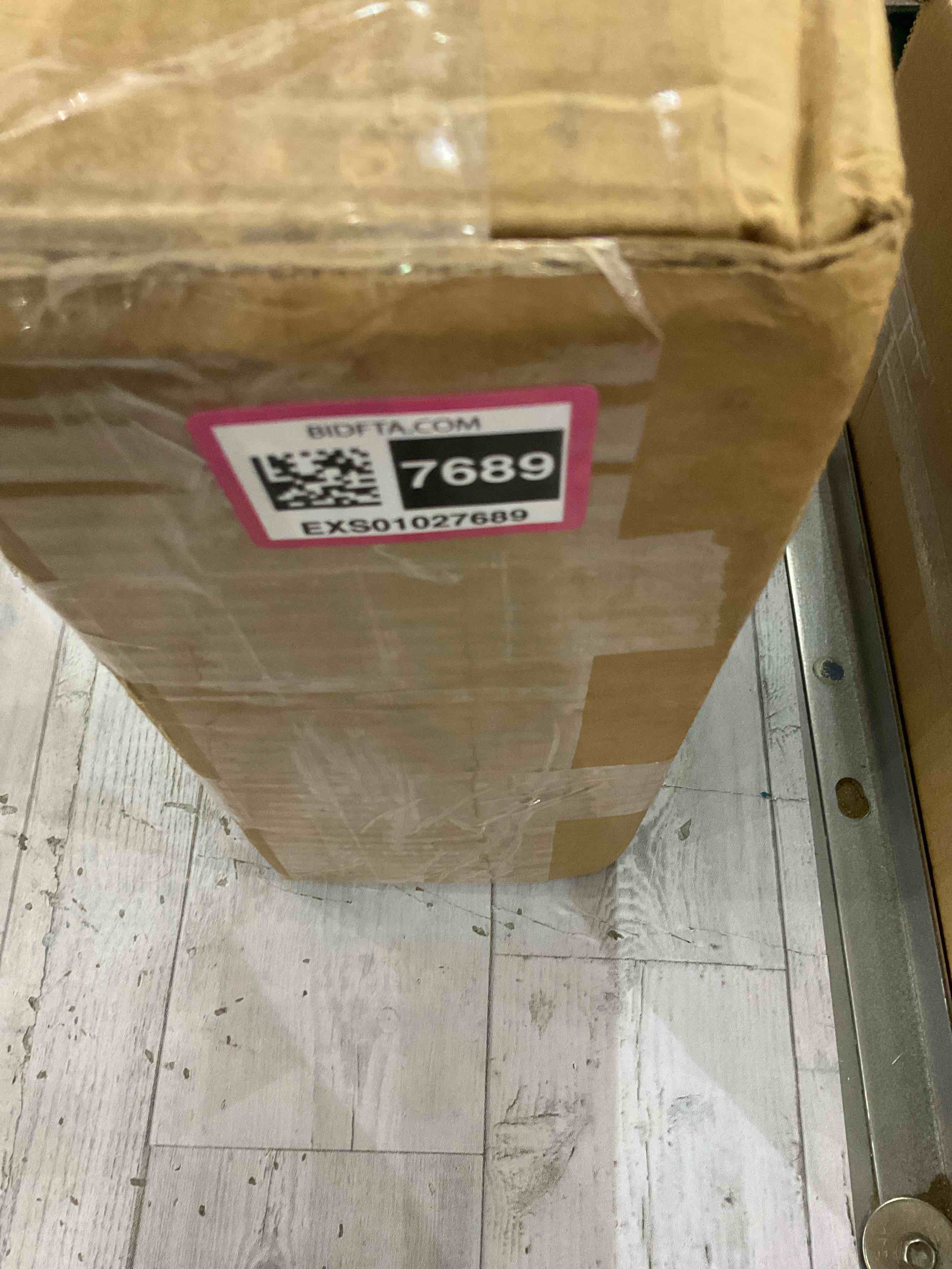 https://s3.amazonaws.com/lotting-images-prod/bidfta/EXS01027689_1707491251893.jpeg