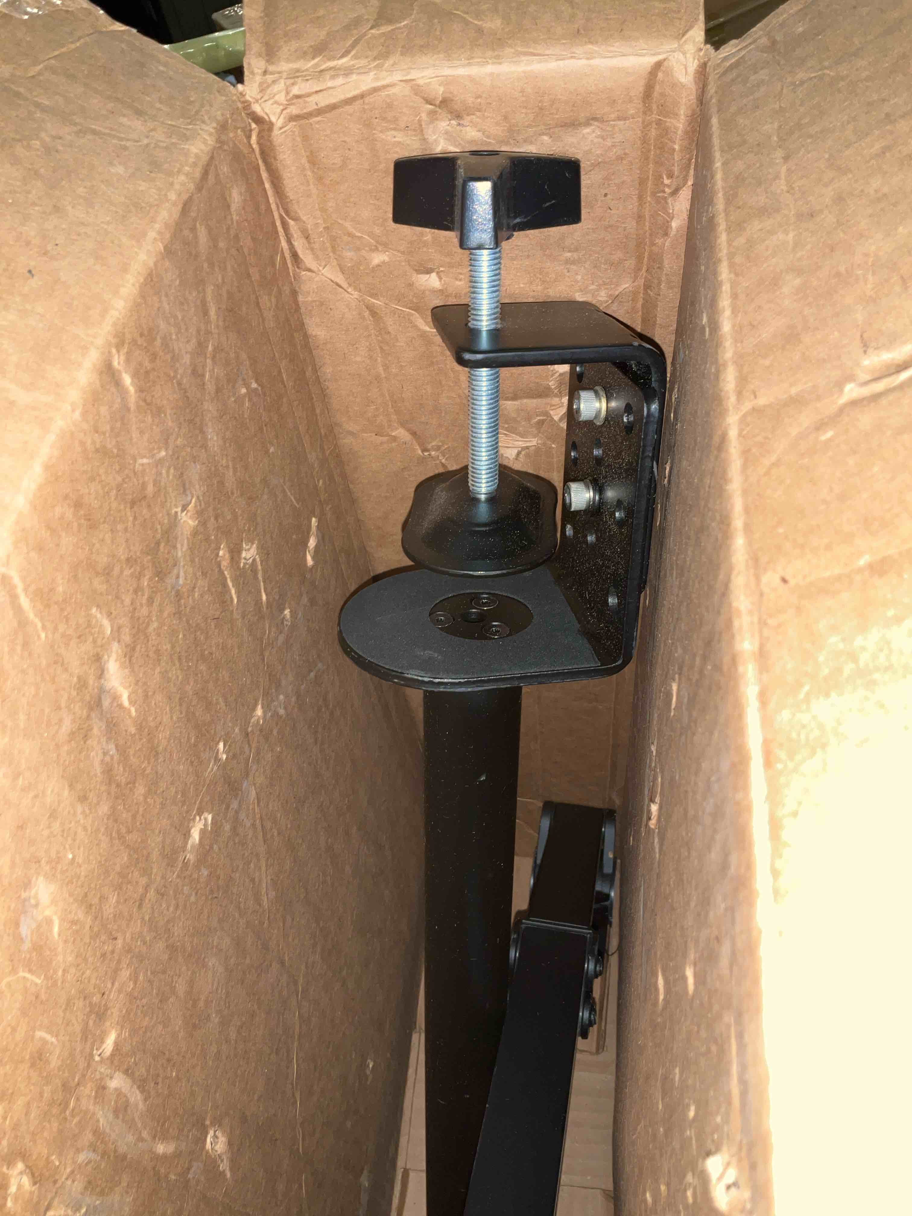 https://s3.amazonaws.com/lotting-images-prod/bidfta/EXS01027689_1707491383363.jpeg