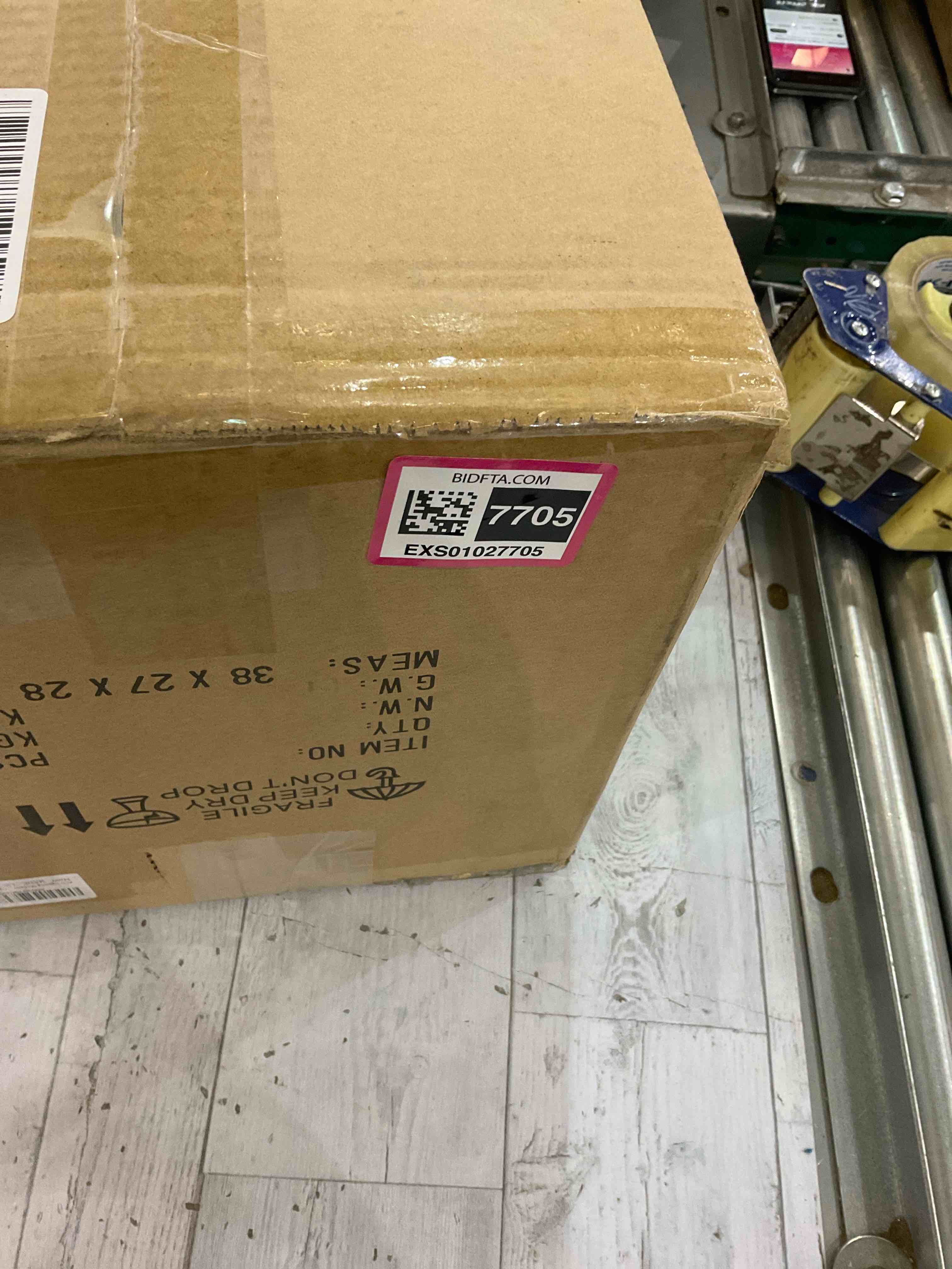 https://s3.amazonaws.com/lotting-images-prod/bidfta/EXS01027705_1707493285075.jpeg