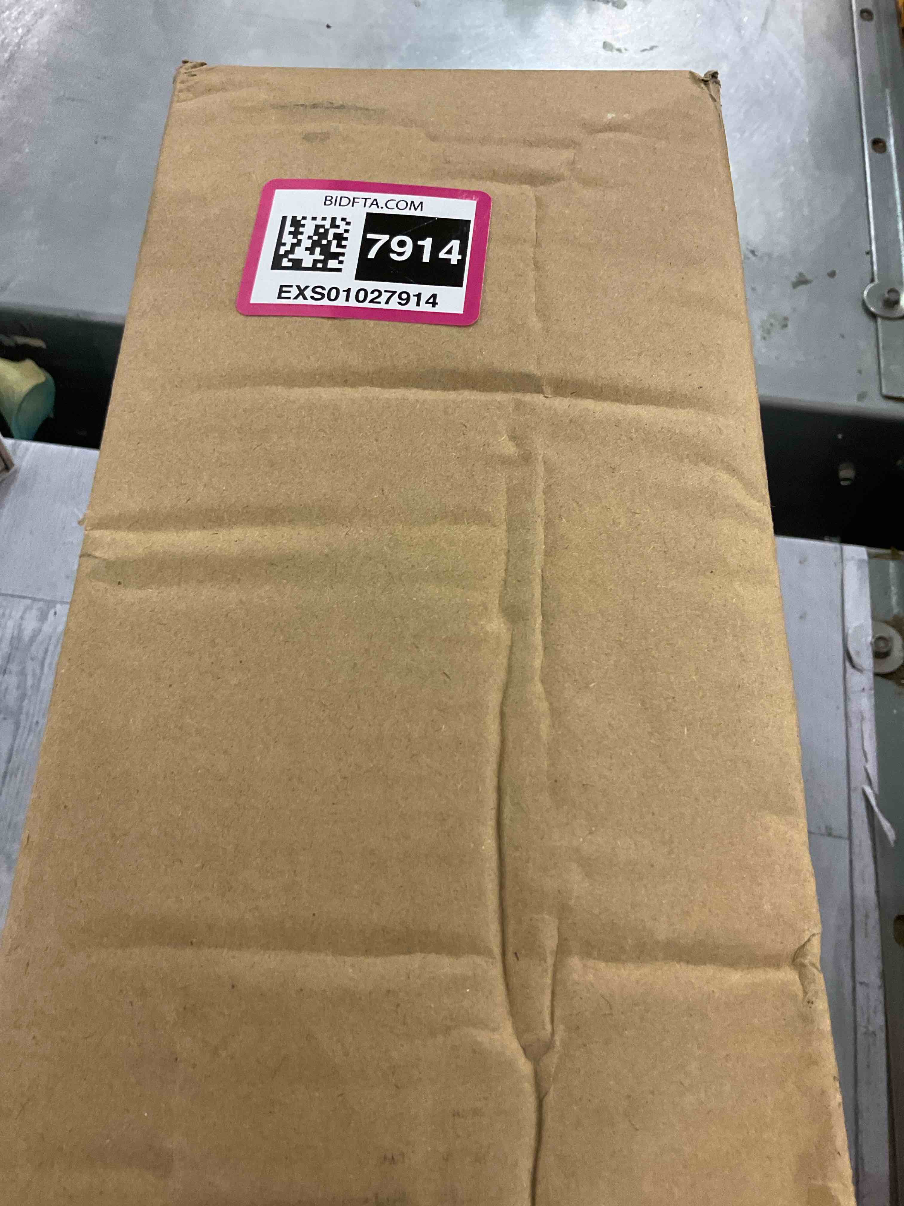 https://s3.amazonaws.com/lotting-images-prod/bidfta/EXS01027914_1707756639389.jpeg