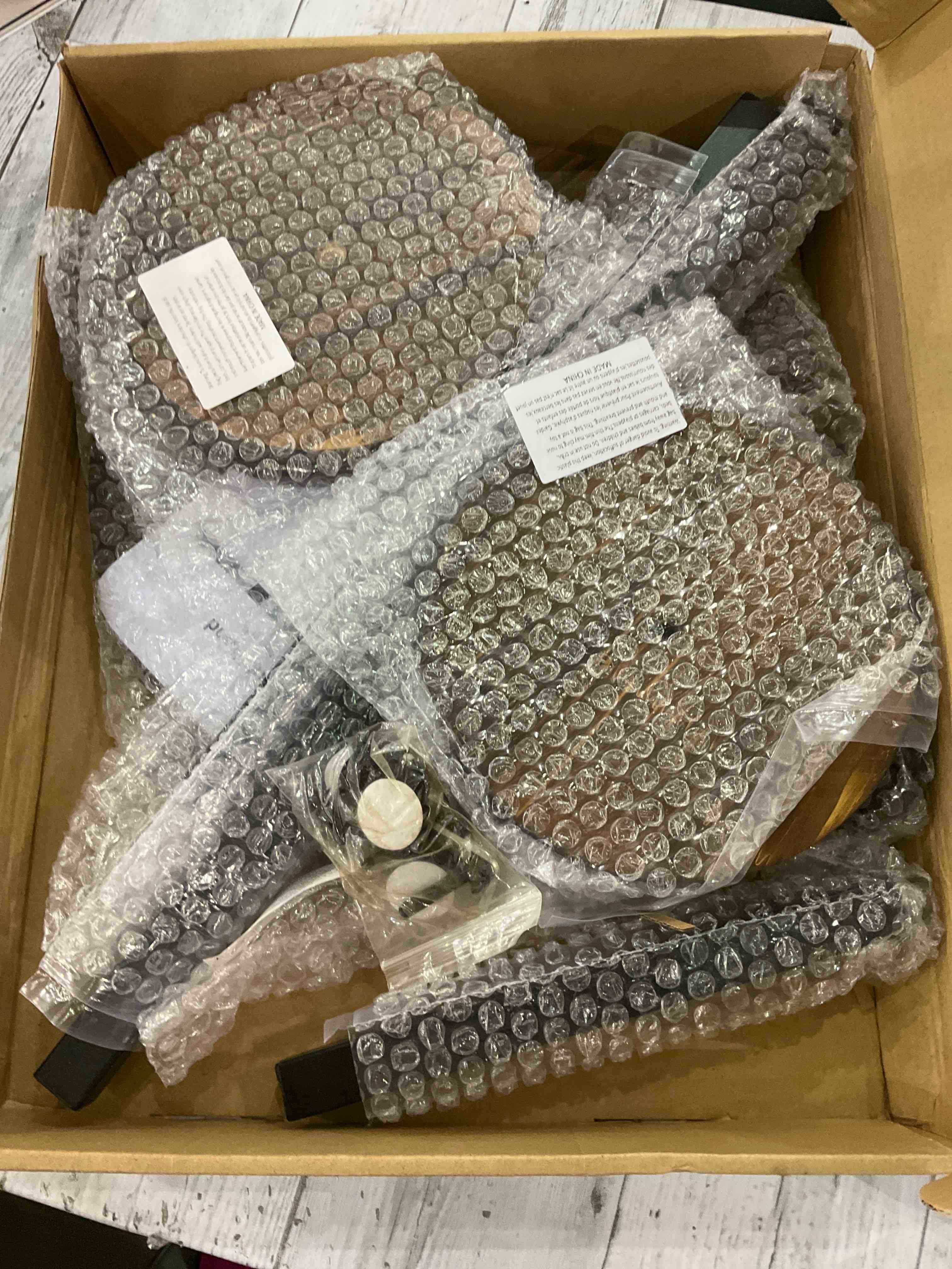 https://s3.amazonaws.com/lotting-images-prod/bidfta/EXS01027924_1707760344054.jpeg