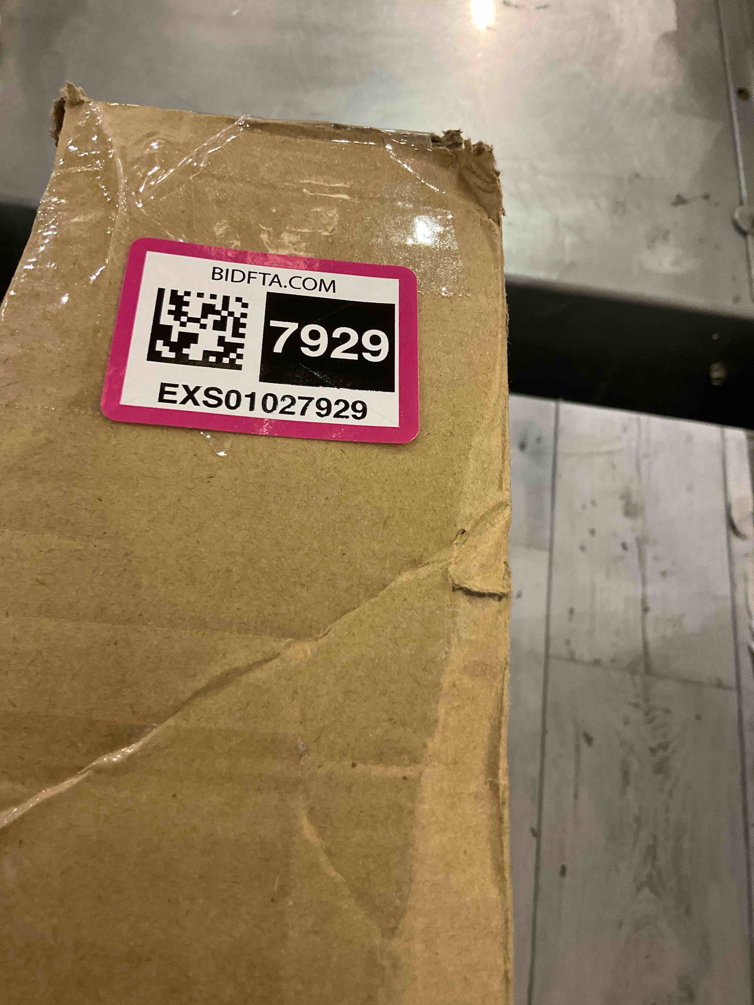 https://s3.amazonaws.com/lotting-images-prod/bidfta/EXS01027929_1707760899094.jpeg