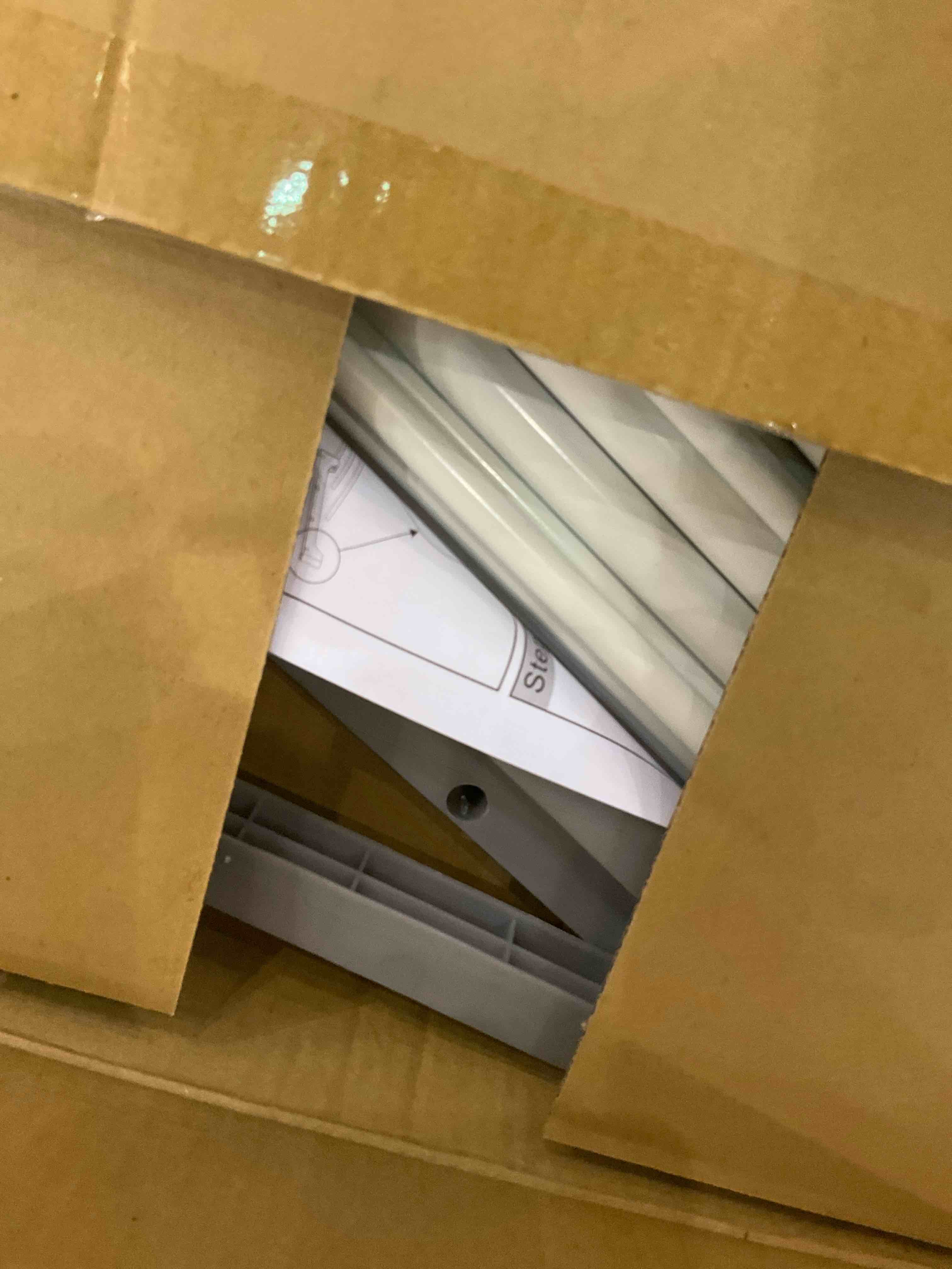 https://s3.amazonaws.com/lotting-images-prod/bidfta/EXS01048542_1707317242973.jpeg