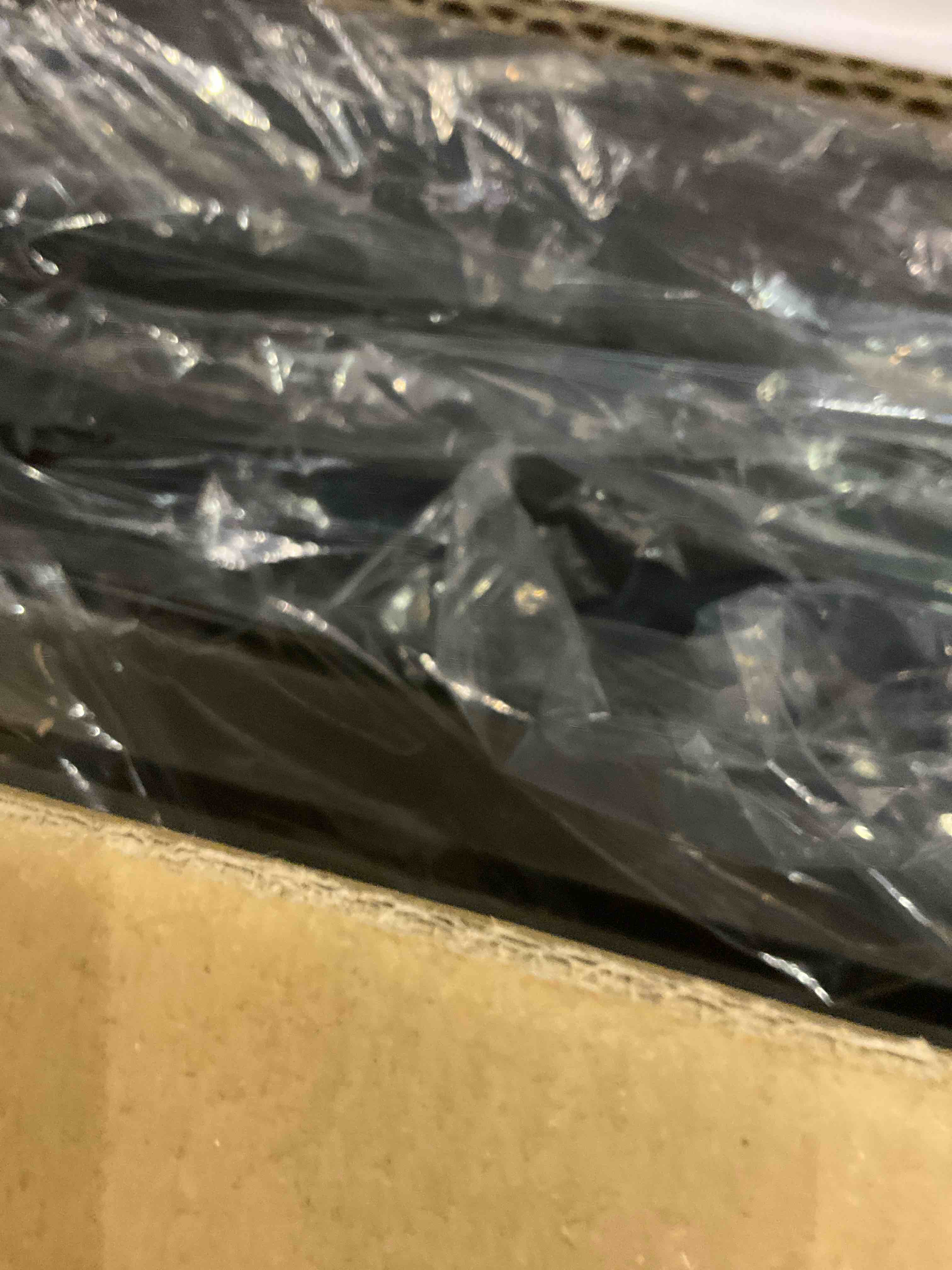 https://s3.amazonaws.com/lotting-images-prod/bidfta/EXS01048719_1707759764567.jpeg