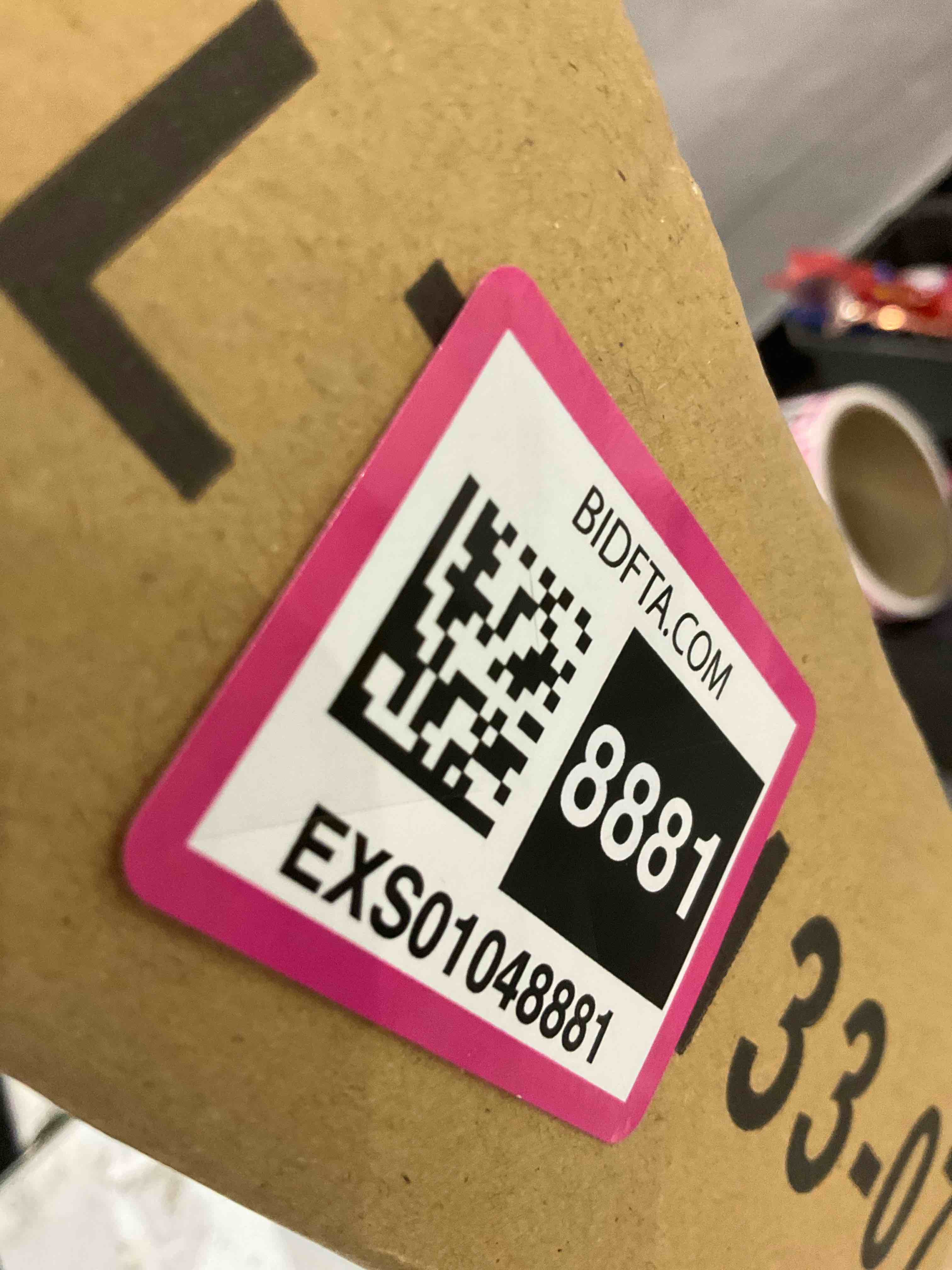 https://s3.amazonaws.com/lotting-images-prod/bidfta/EXS01048881_1707918412663.jpeg