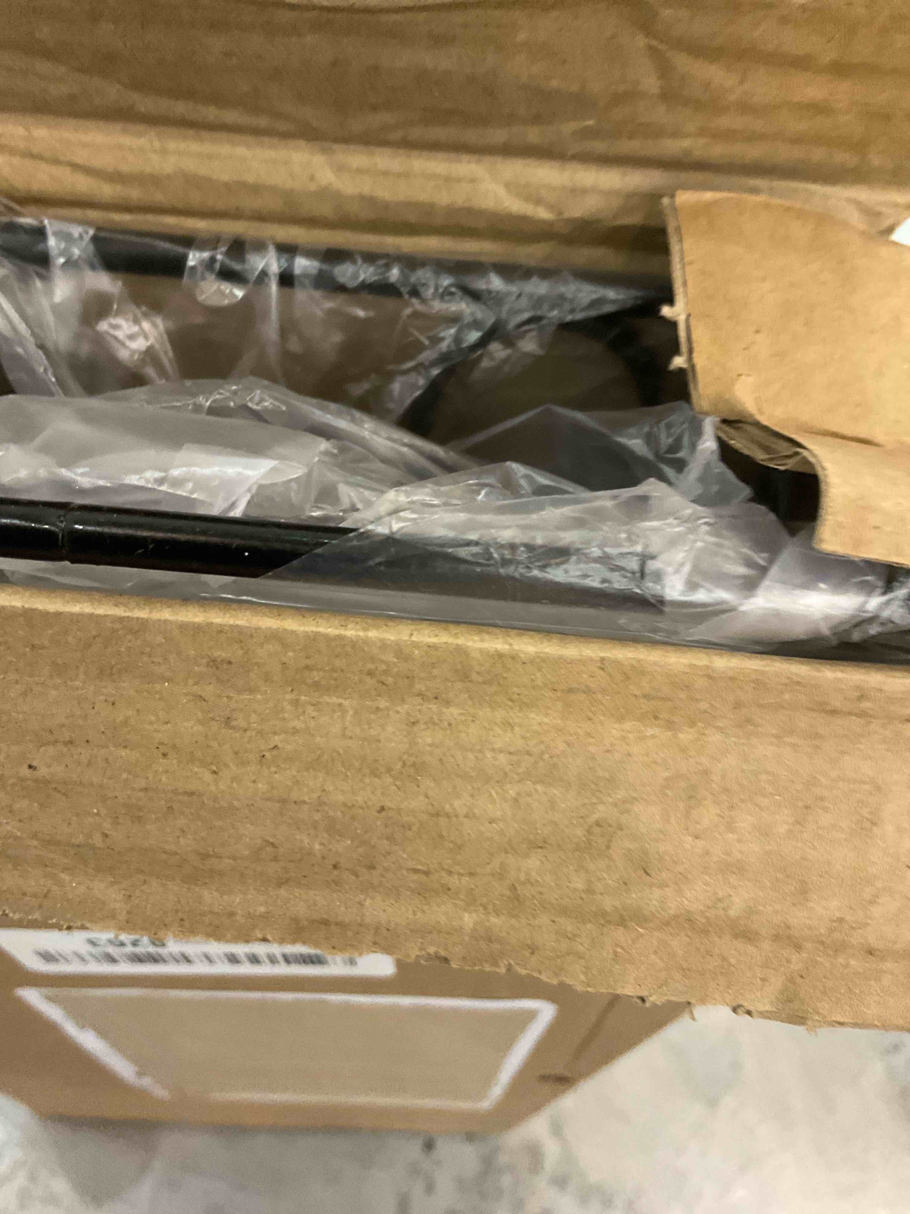 https://s3.amazonaws.com/lotting-images-prod/bidfta/EXS01048952_1707934277058.jpeg