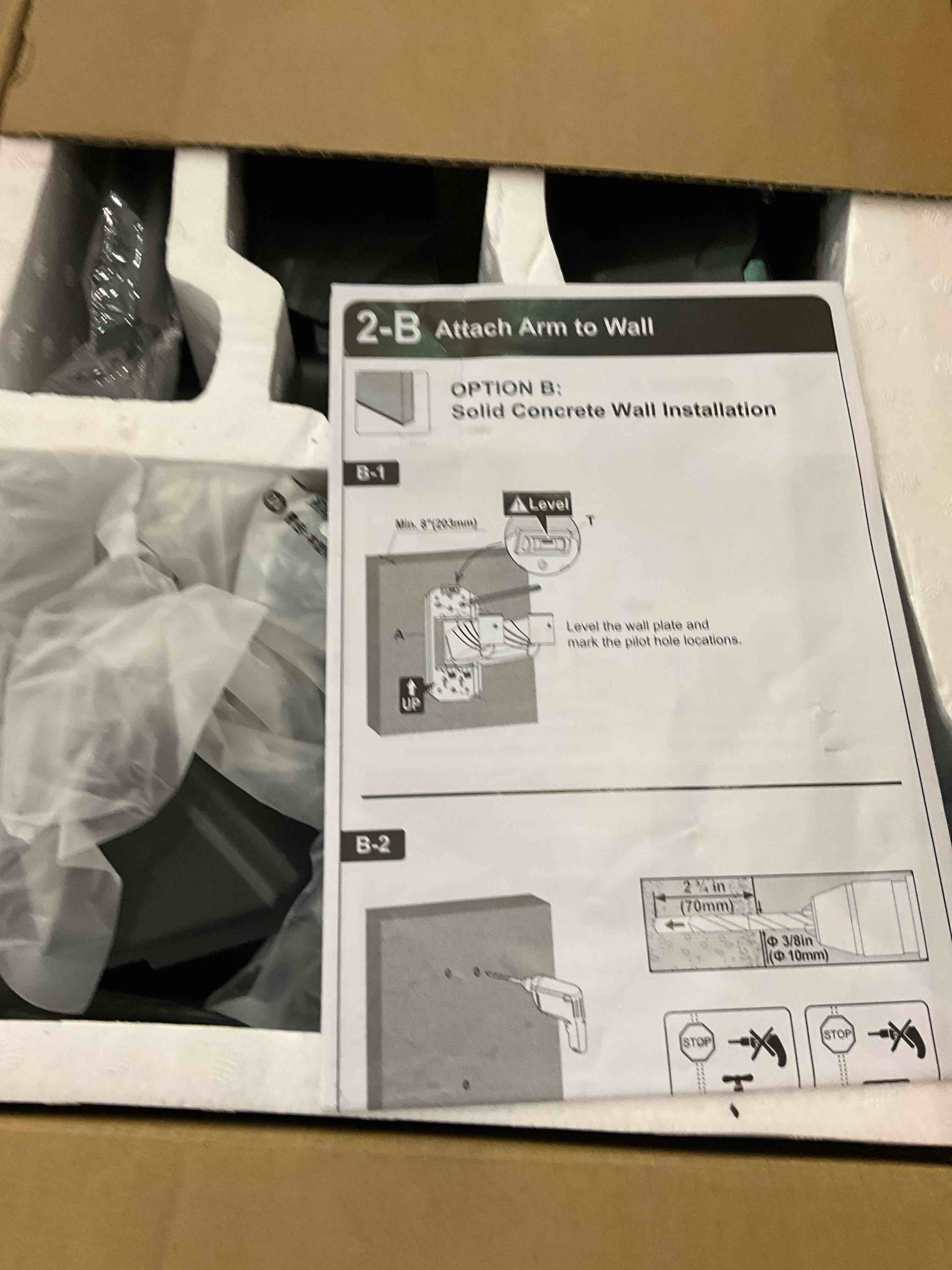 https://s3.amazonaws.com/lotting-images-prod/bidfta/EXS01050587_1706626704159.jpeg