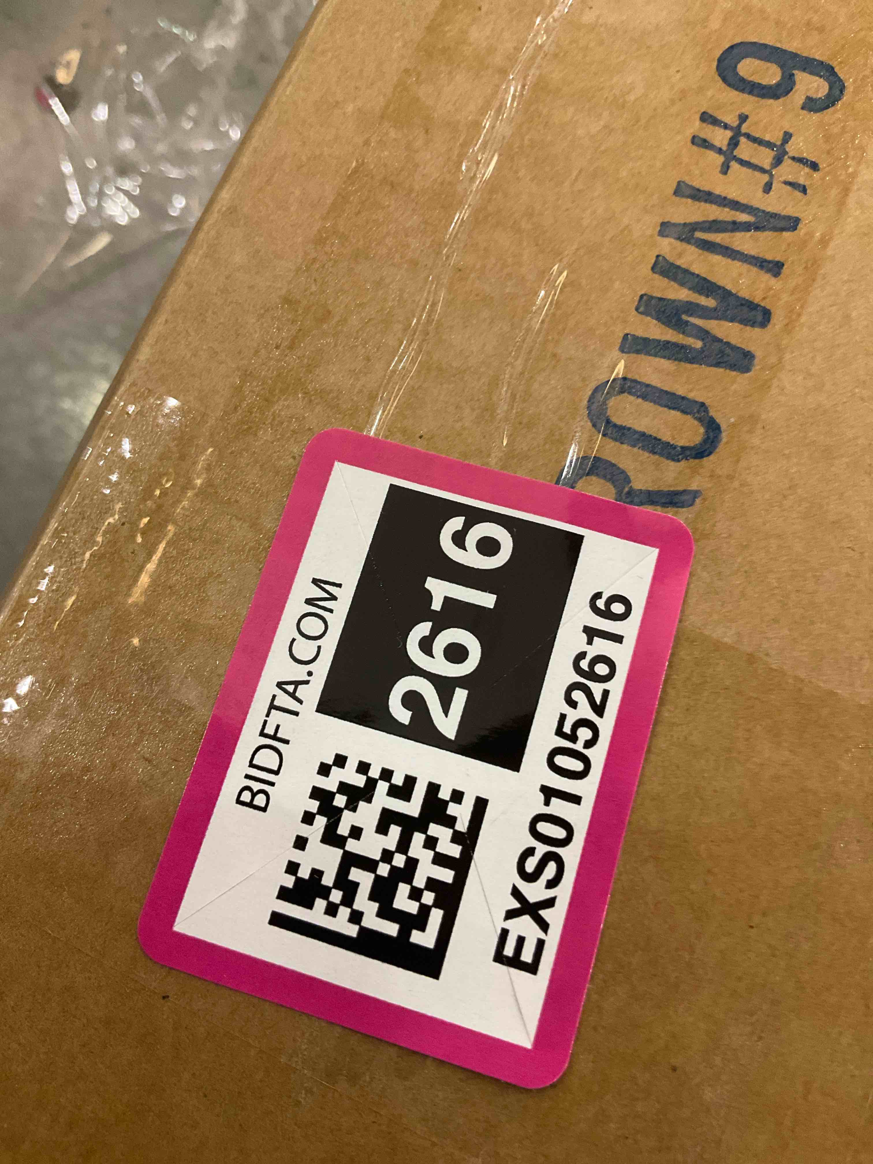 https://s3.amazonaws.com/lotting-images-prod/bidfta/EXS01052616_1704996160265.jpeg