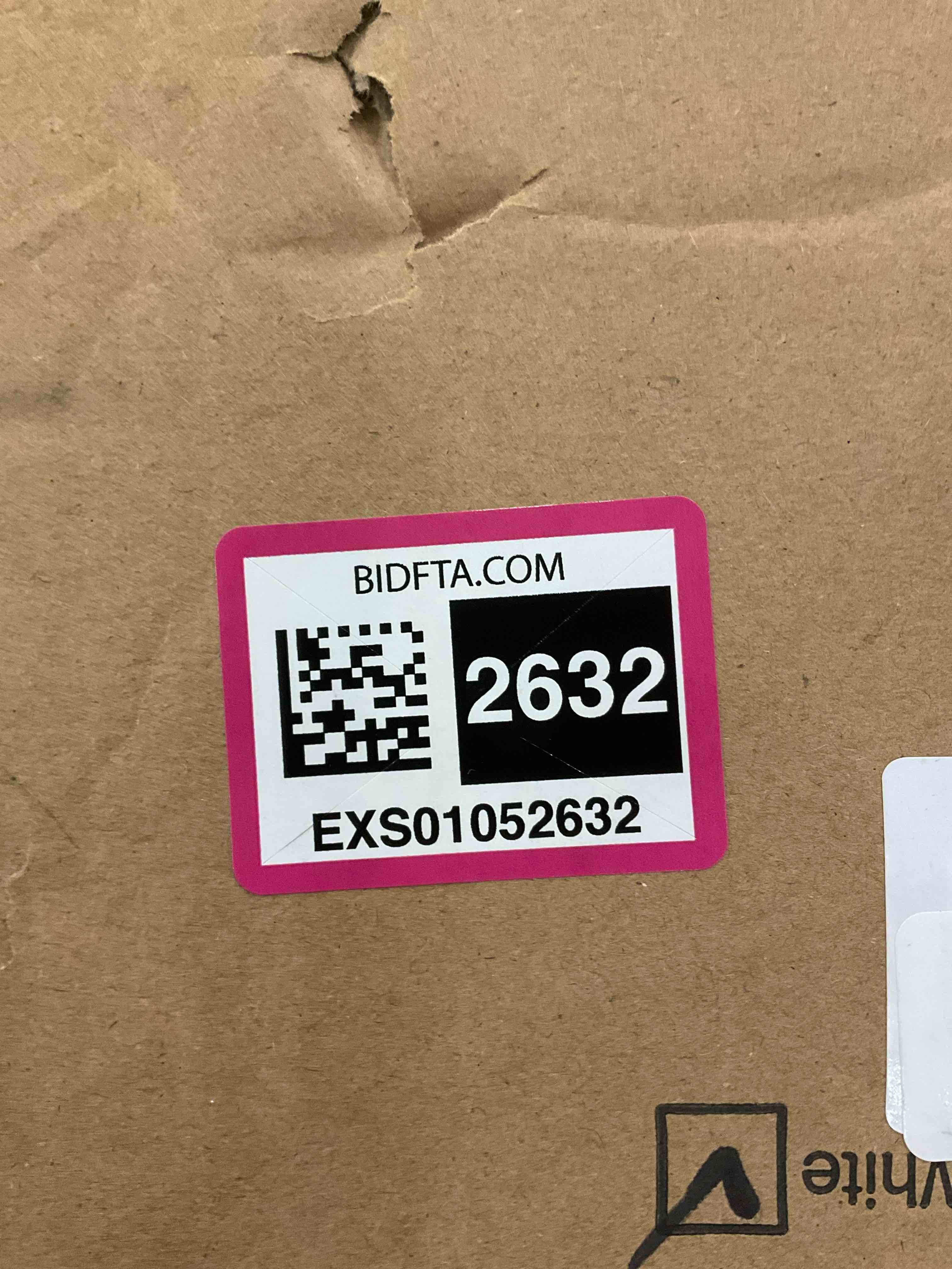 https://s3.amazonaws.com/lotting-images-prod/bidfta/EXS01052632_1704998280801.jpeg