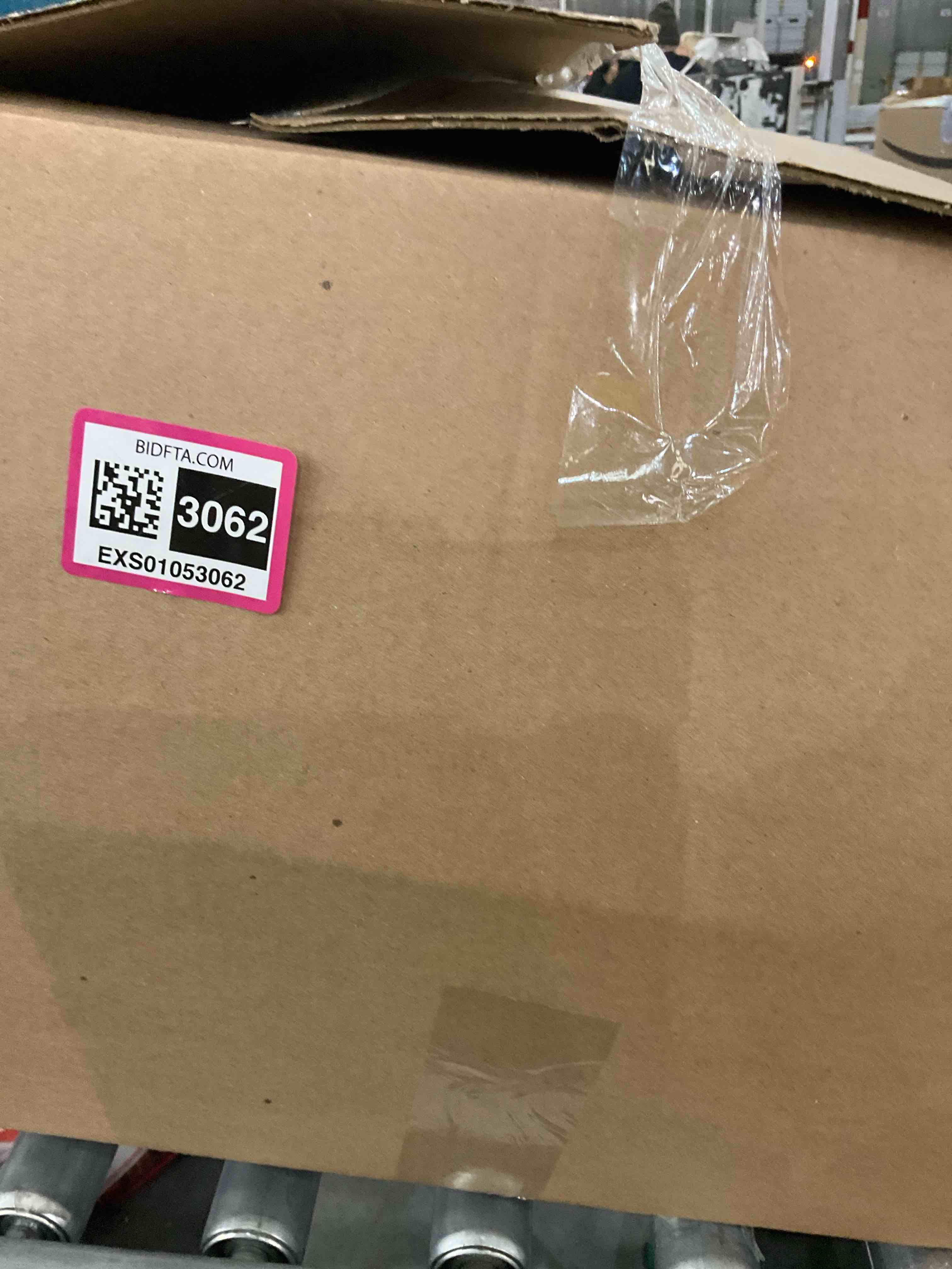 https://s3.amazonaws.com/lotting-images-prod/bidfta/EXS01053062_1704823255543.jpeg