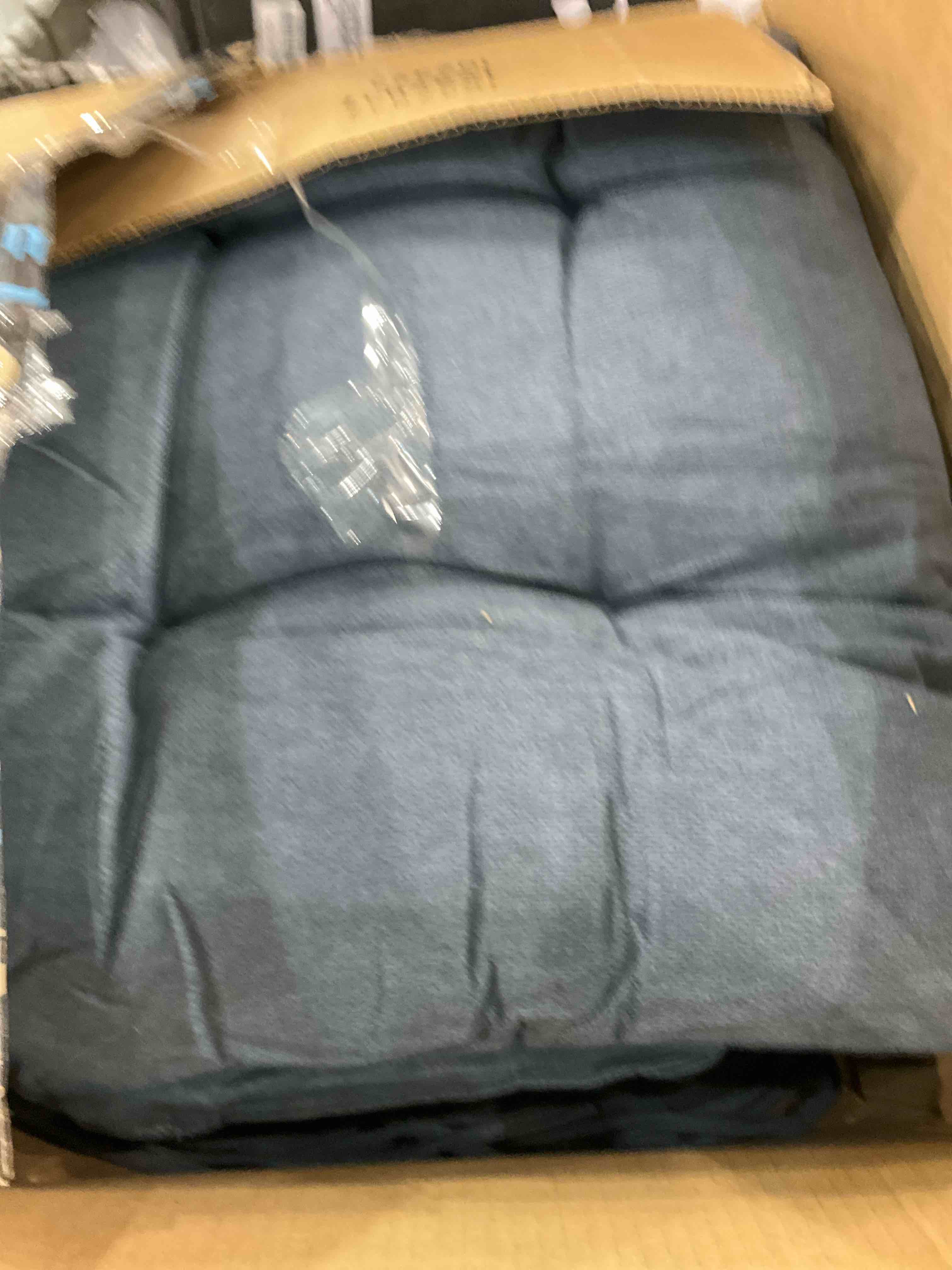 https://s3.amazonaws.com/lotting-images-prod/bidfta/EXS01053121_1704890146880.jpeg