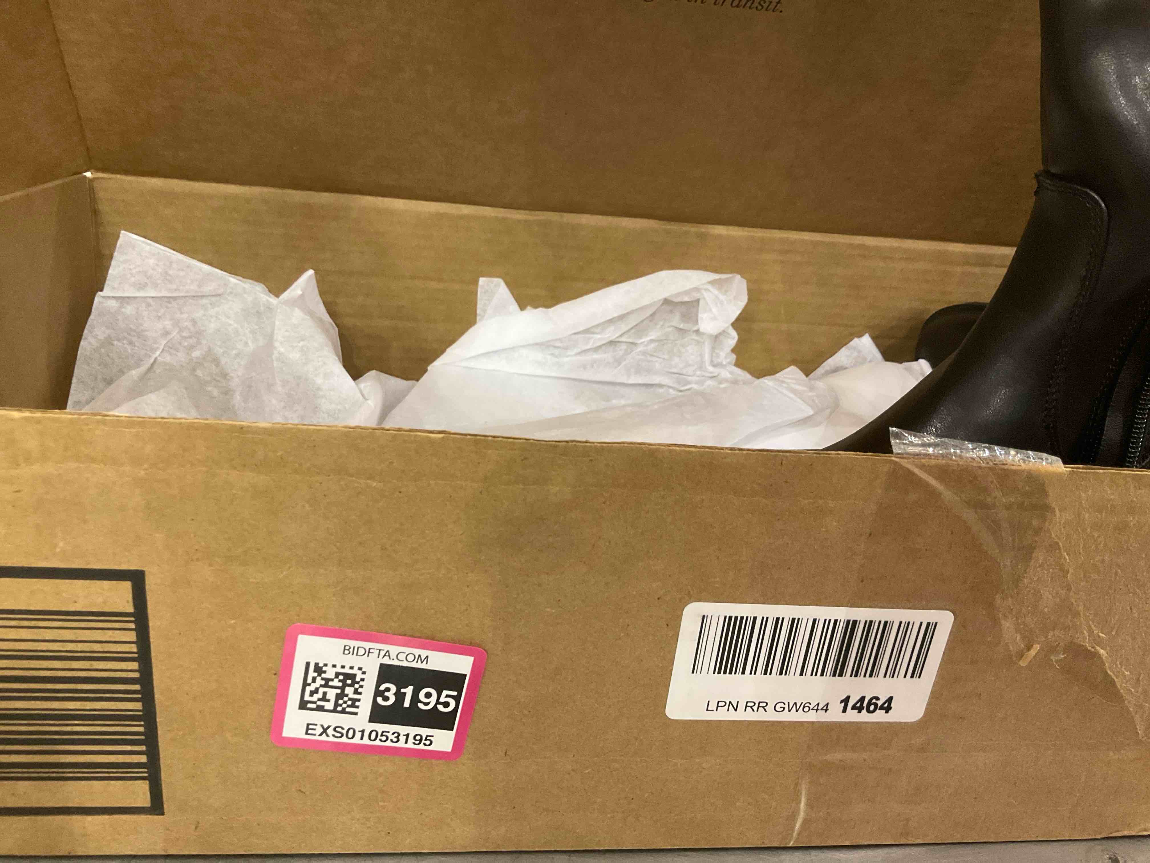 https://s3.amazonaws.com/lotting-images-prod/bidfta/EXS01053195_1704915192885.jpeg