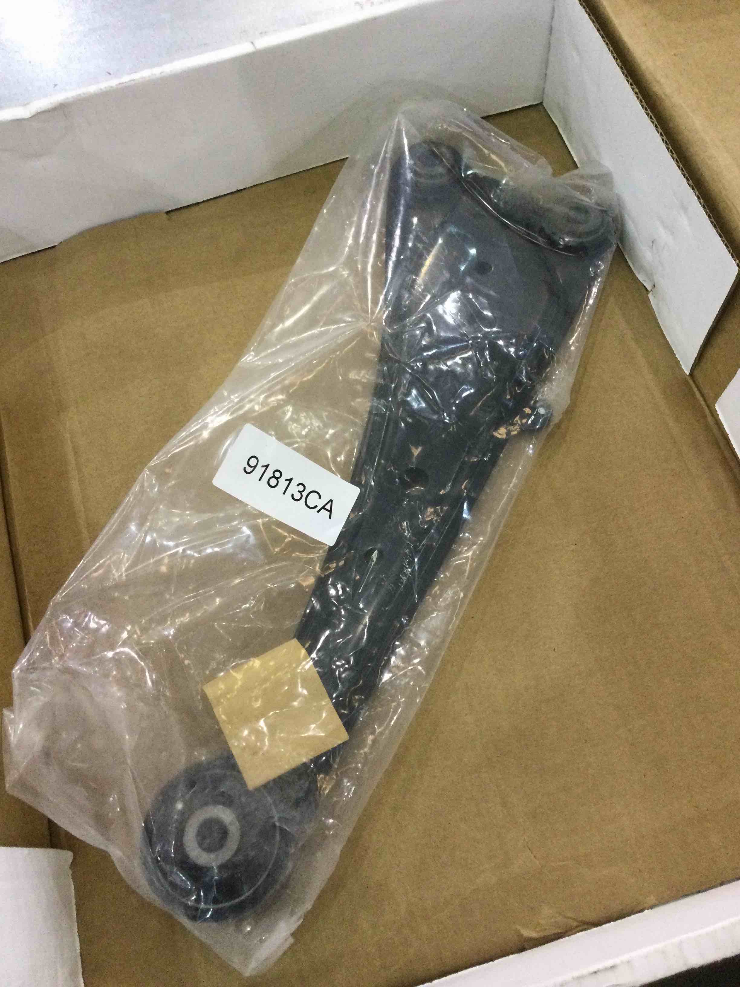 https://s3.amazonaws.com/lotting-images-prod/bidfta/EXS01053606_1704910637733.jpeg