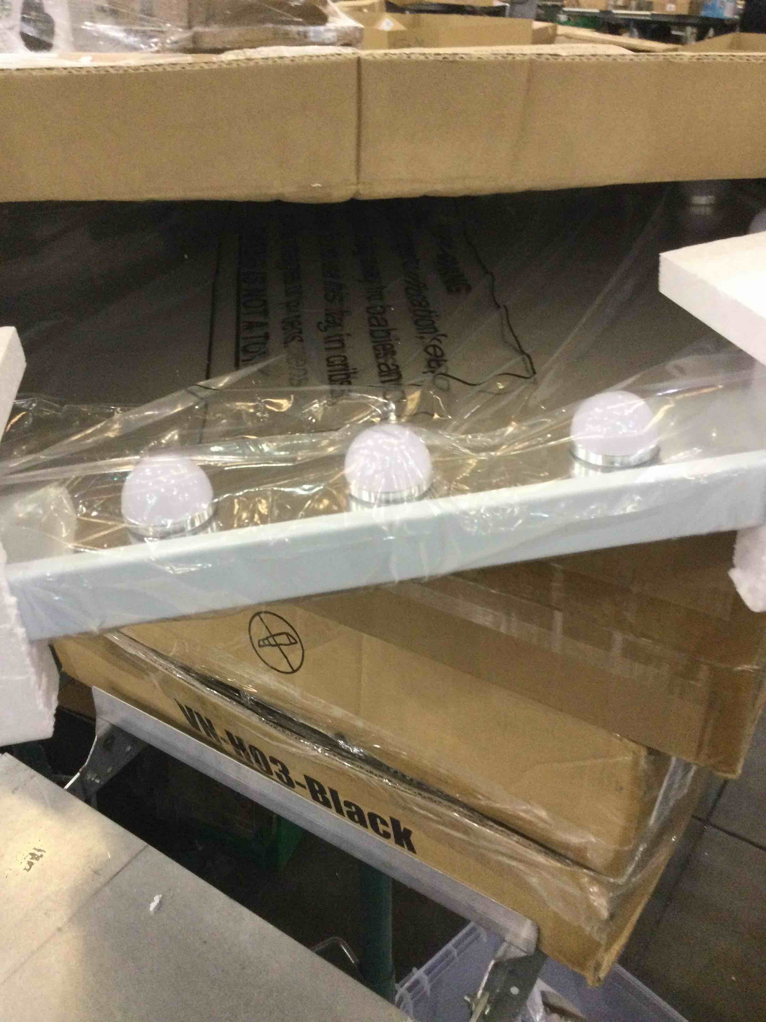 https://s3.amazonaws.com/lotting-images-prod/bidfta/EXS01053611_1704912128745.jpeg