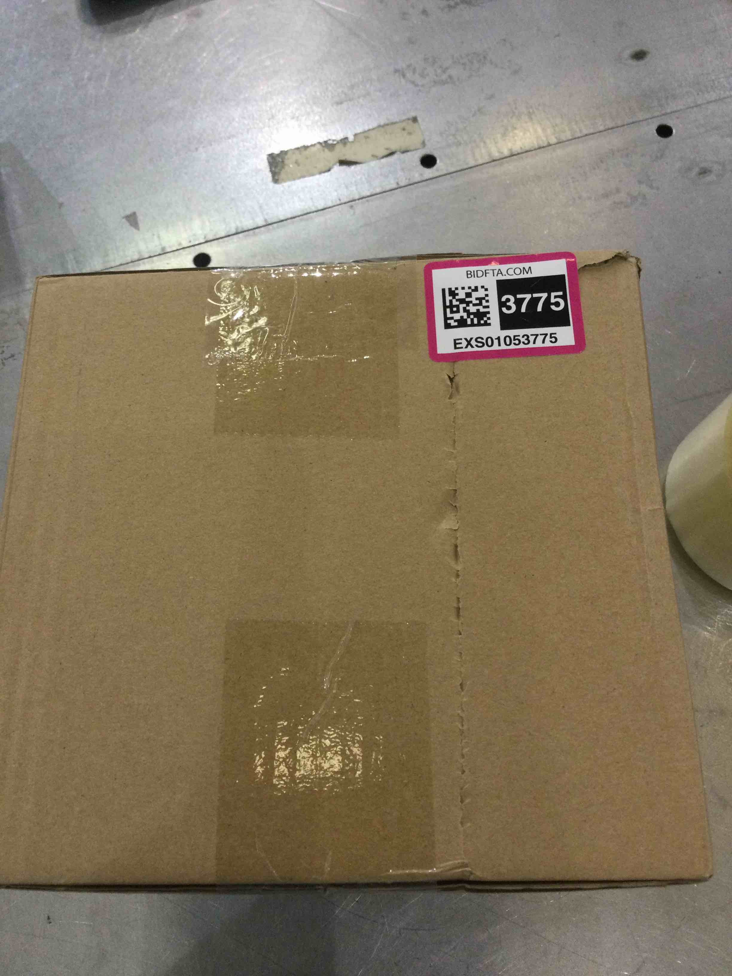 https://s3.amazonaws.com/lotting-images-prod/bidfta/EXS01053775_1704995119635.jpeg