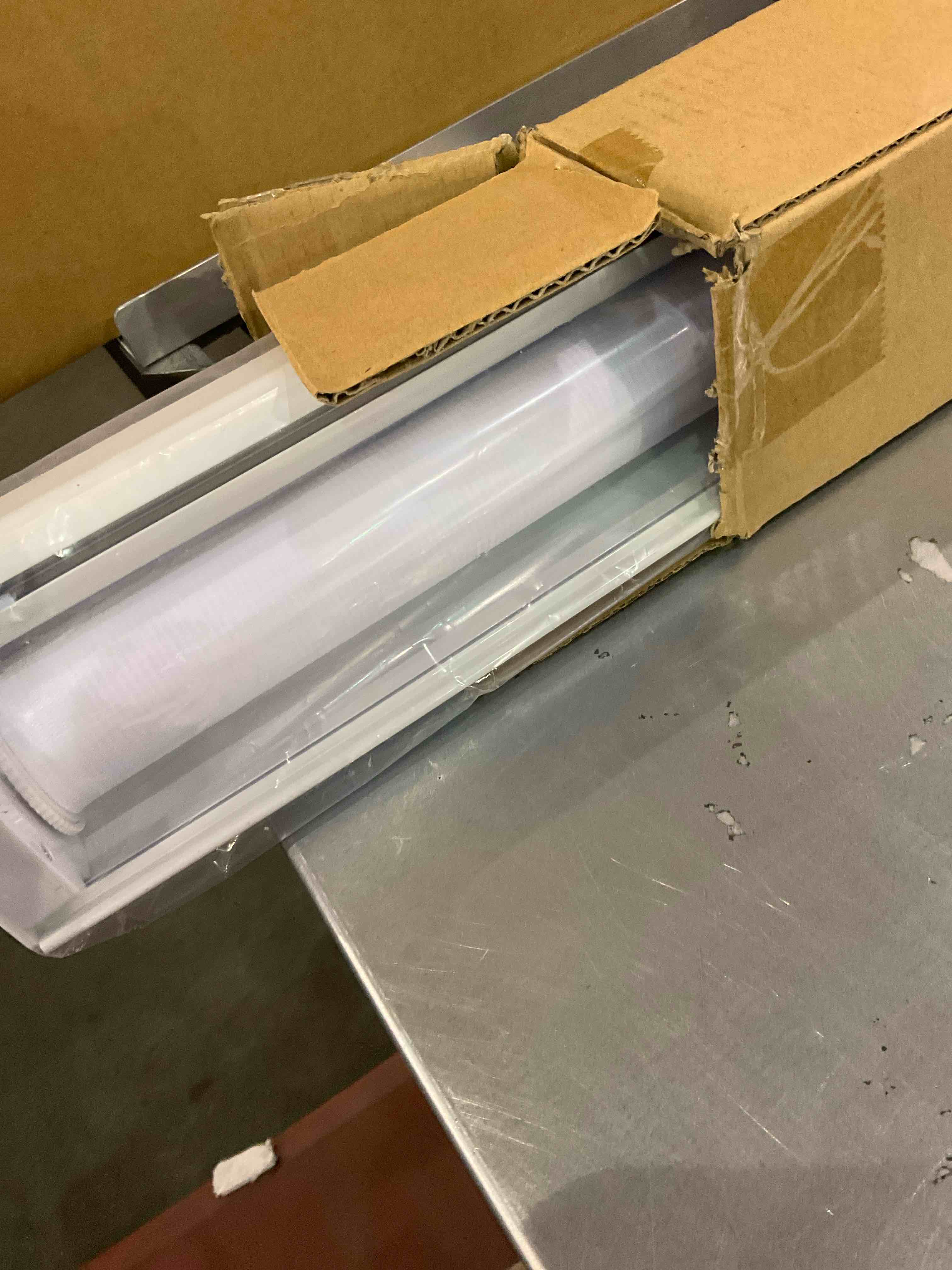 https://s3.amazonaws.com/lotting-images-prod/bidfta/EXS01054021_1704807687767.jpeg