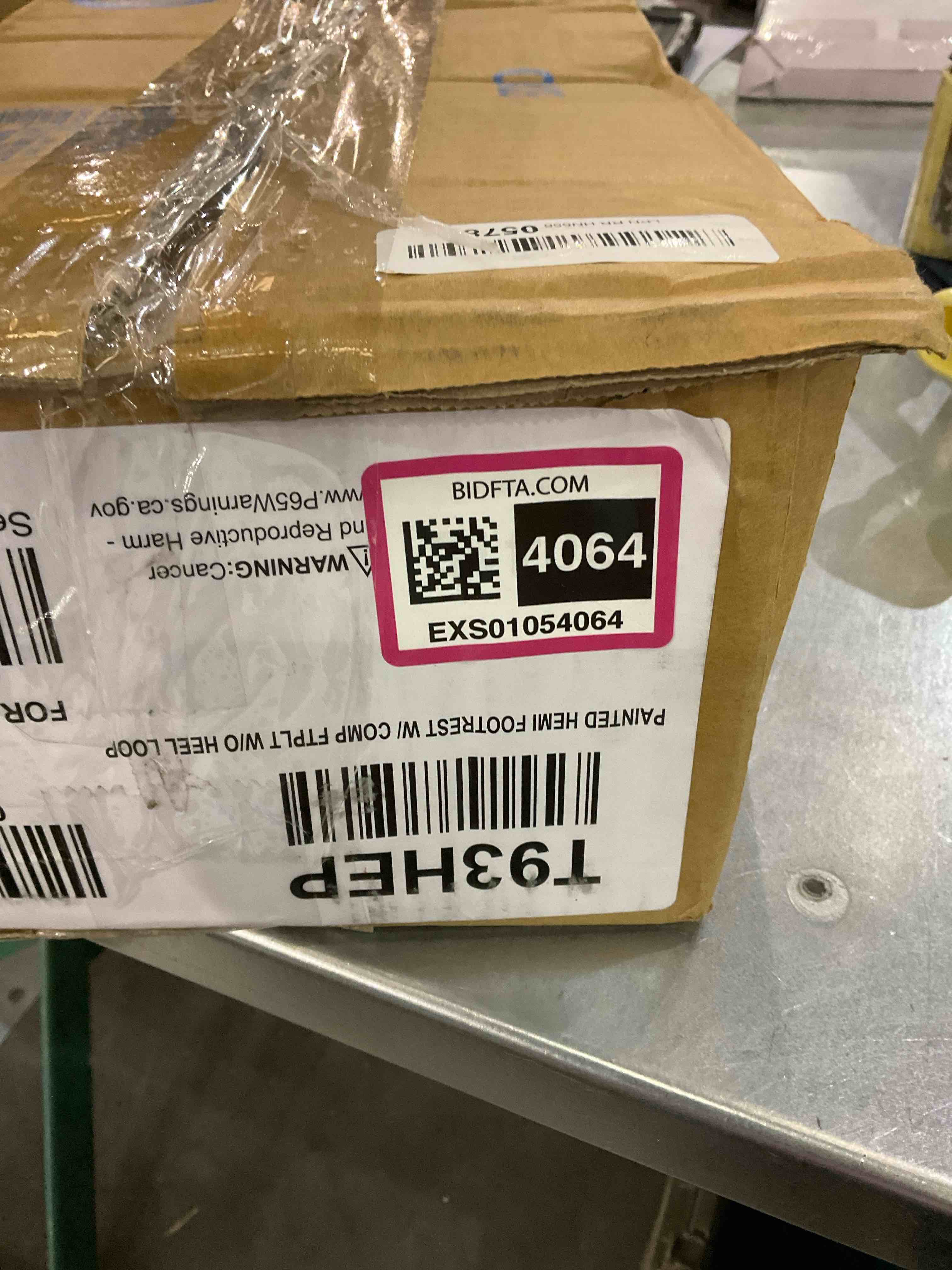 https://s3.amazonaws.com/lotting-images-prod/bidfta/EXS01054064_1704816840994.jpeg