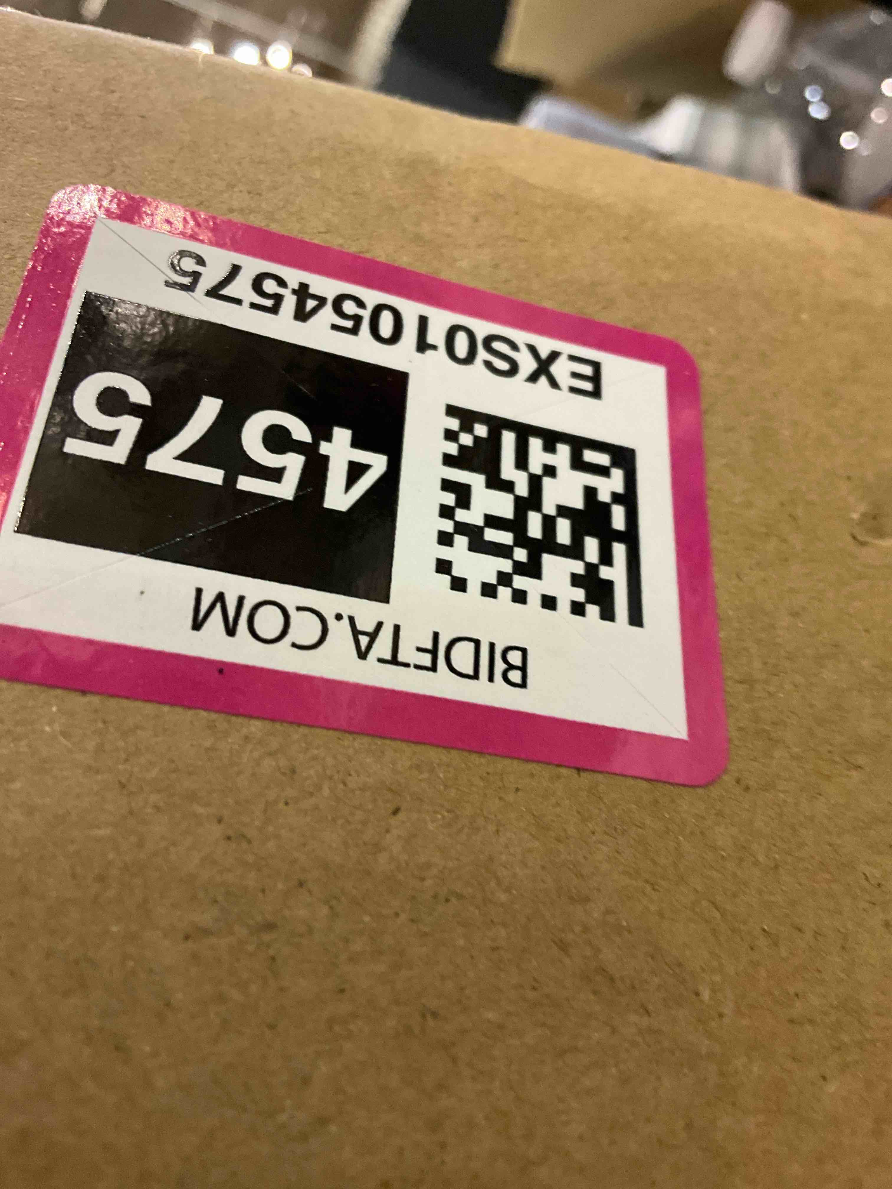 https://s3.amazonaws.com/lotting-images-prod/bidfta/EXS01054575_1704812762777.jpeg