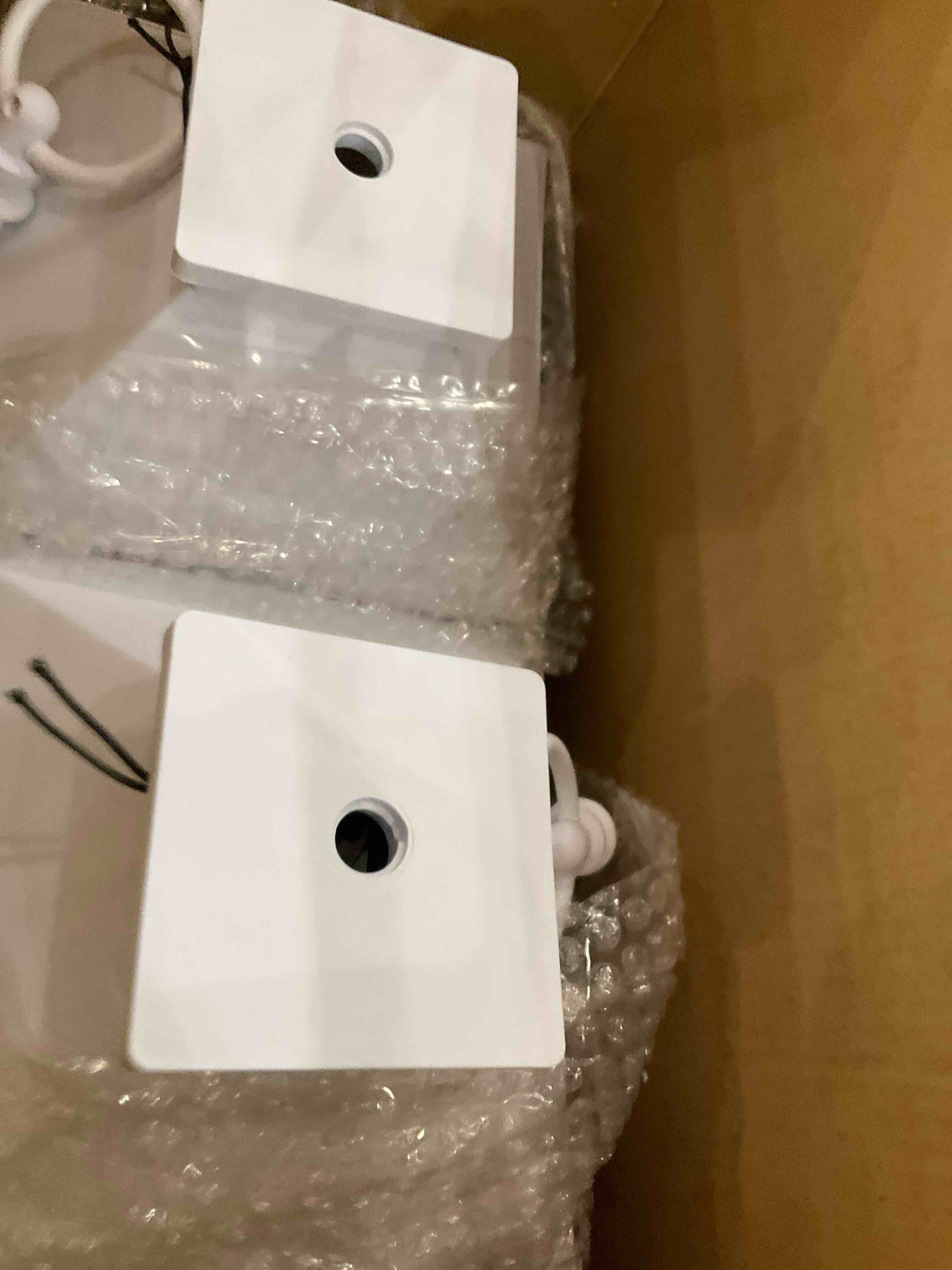 https://s3.amazonaws.com/lotting-images-prod/bidfta/EXS01055026_1705682948465.jpeg