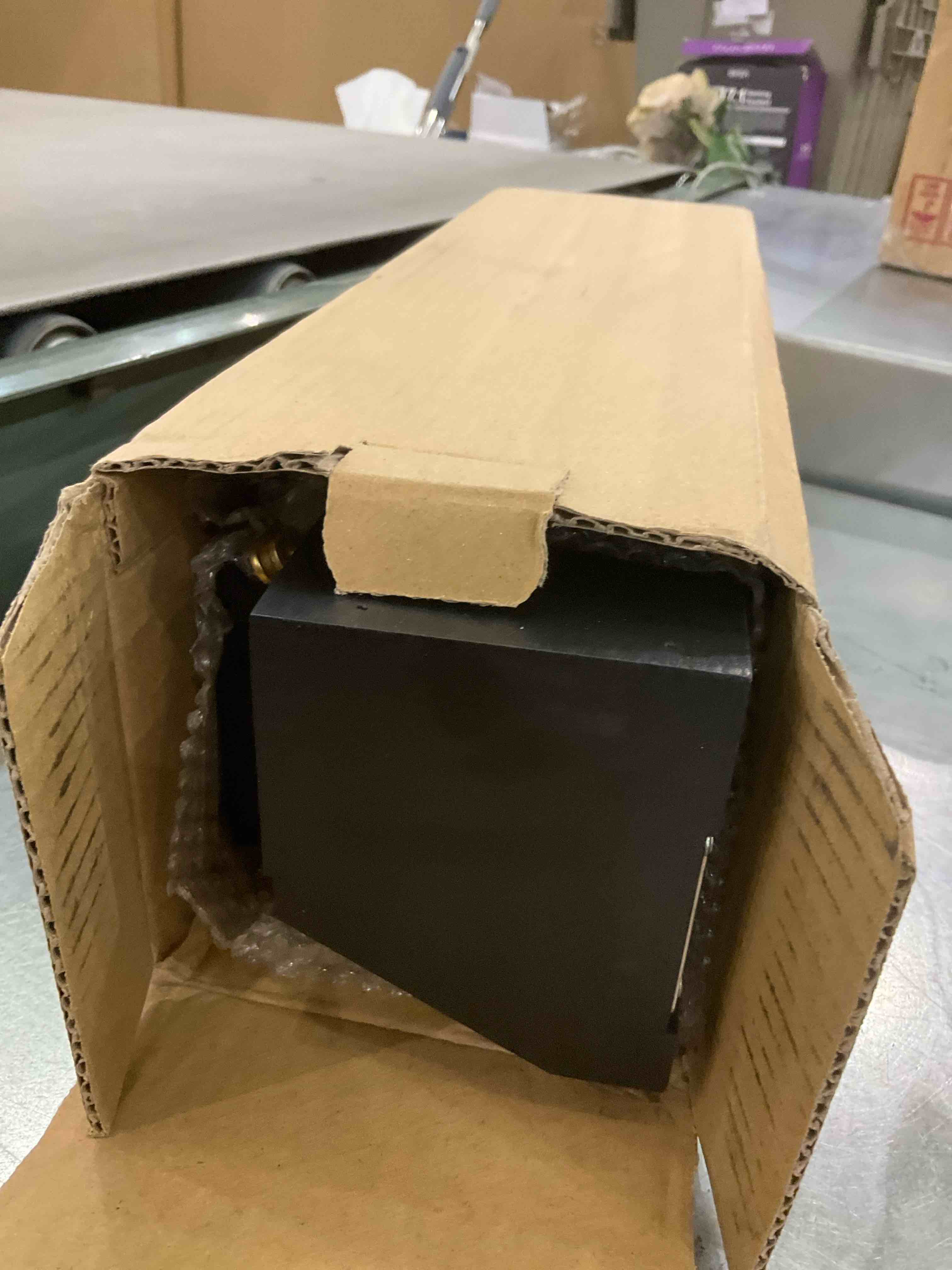 https://s3.amazonaws.com/lotting-images-prod/bidfta/EXS01055196_1705938915109.jpeg