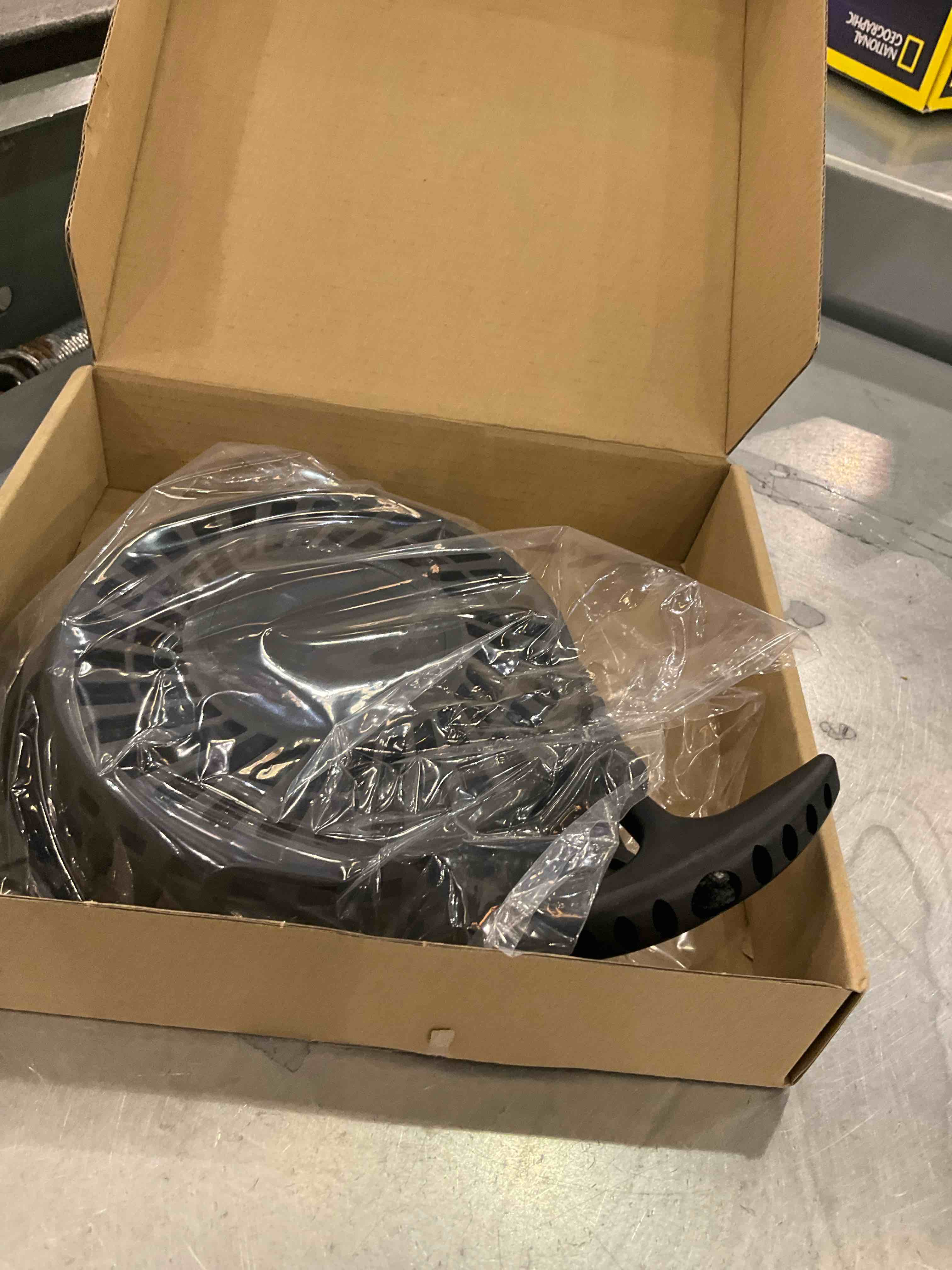 https://s3.amazonaws.com/lotting-images-prod/bidfta/EXS01055202_1705939929028.jpeg
