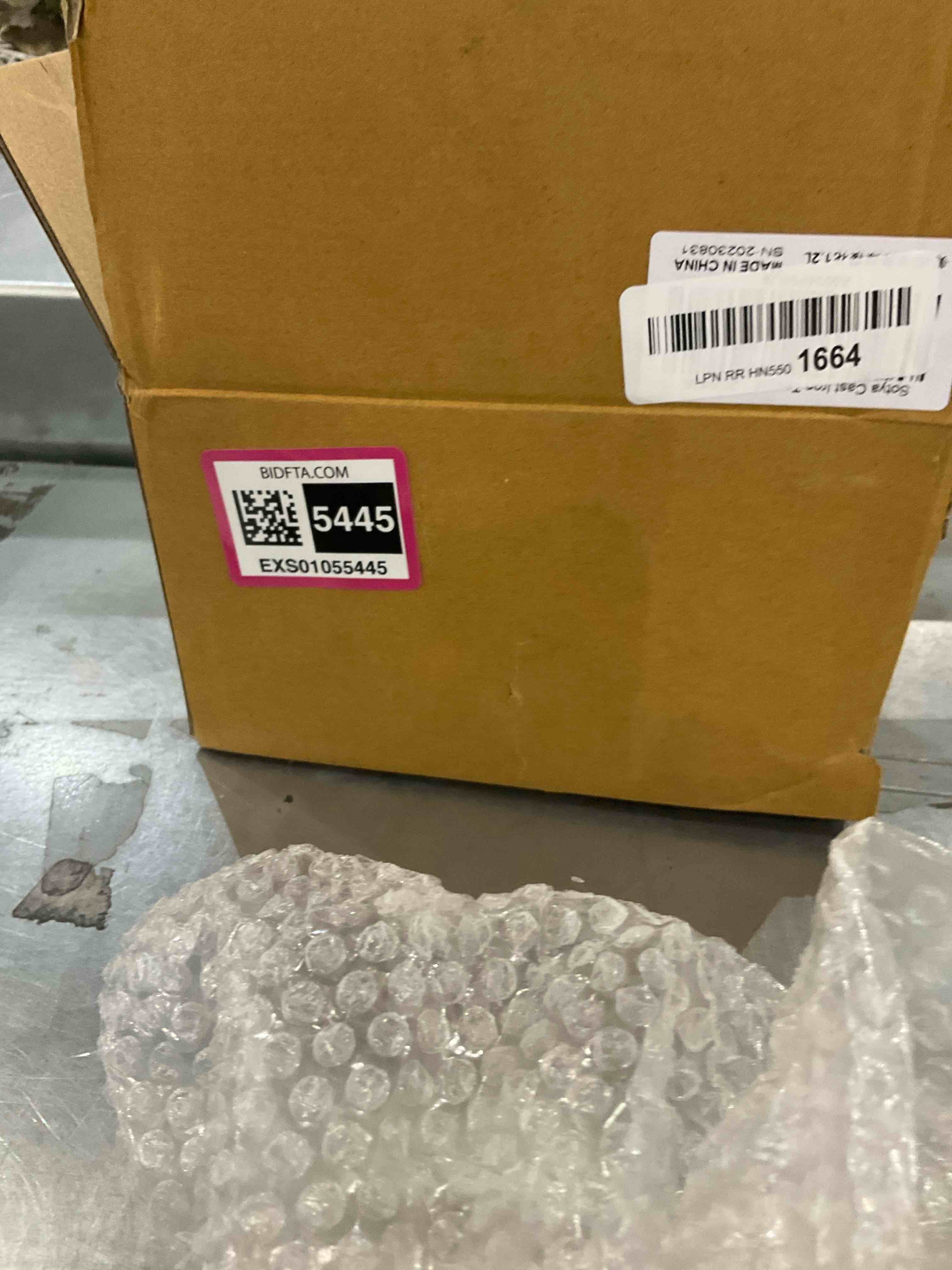 https://s3.amazonaws.com/lotting-images-prod/bidfta/EXS01055445_1706041243670.jpeg