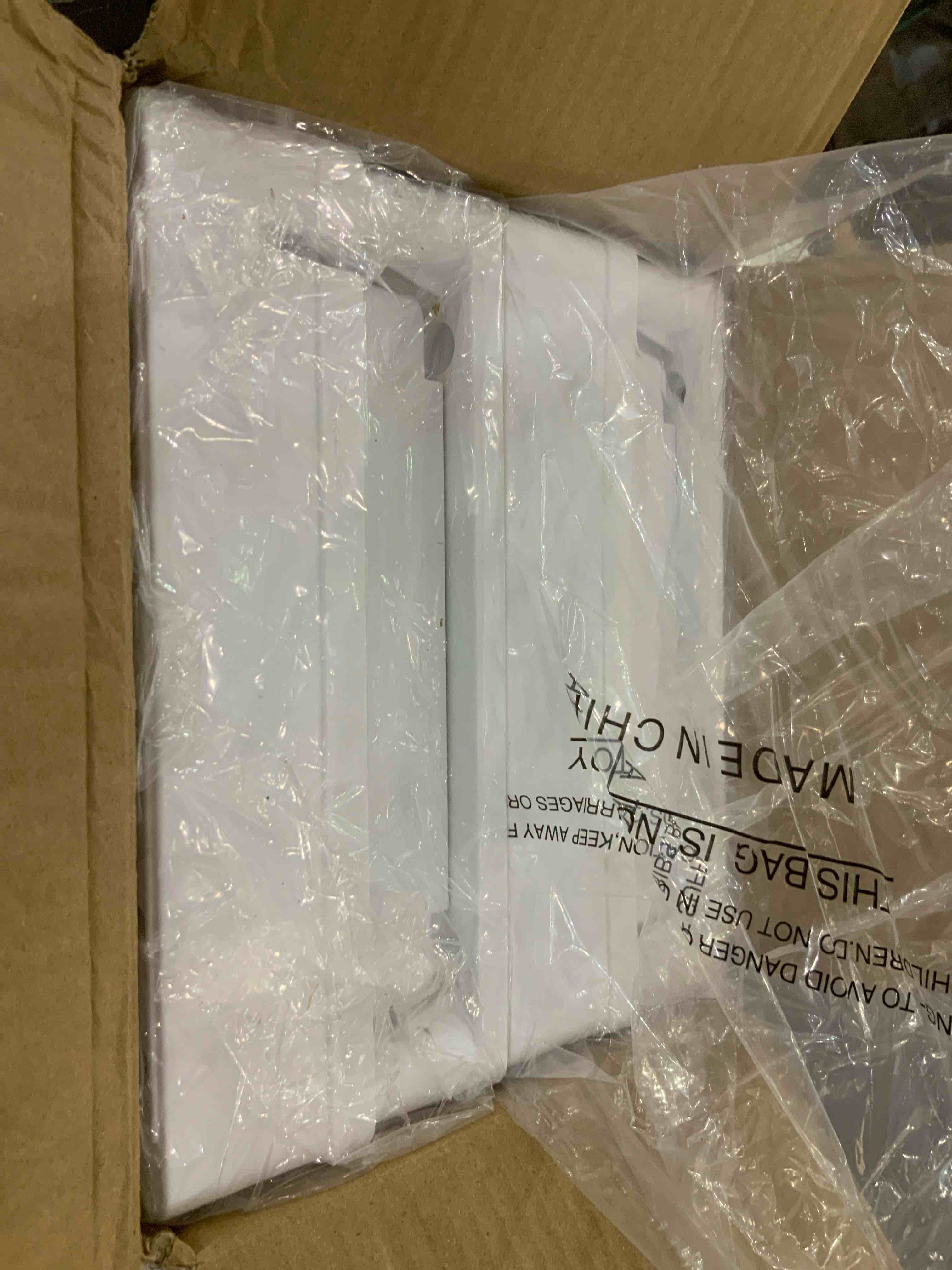 https://s3.amazonaws.com/lotting-images-prod/bidfta/EXS01055660_1705677842218.jpeg