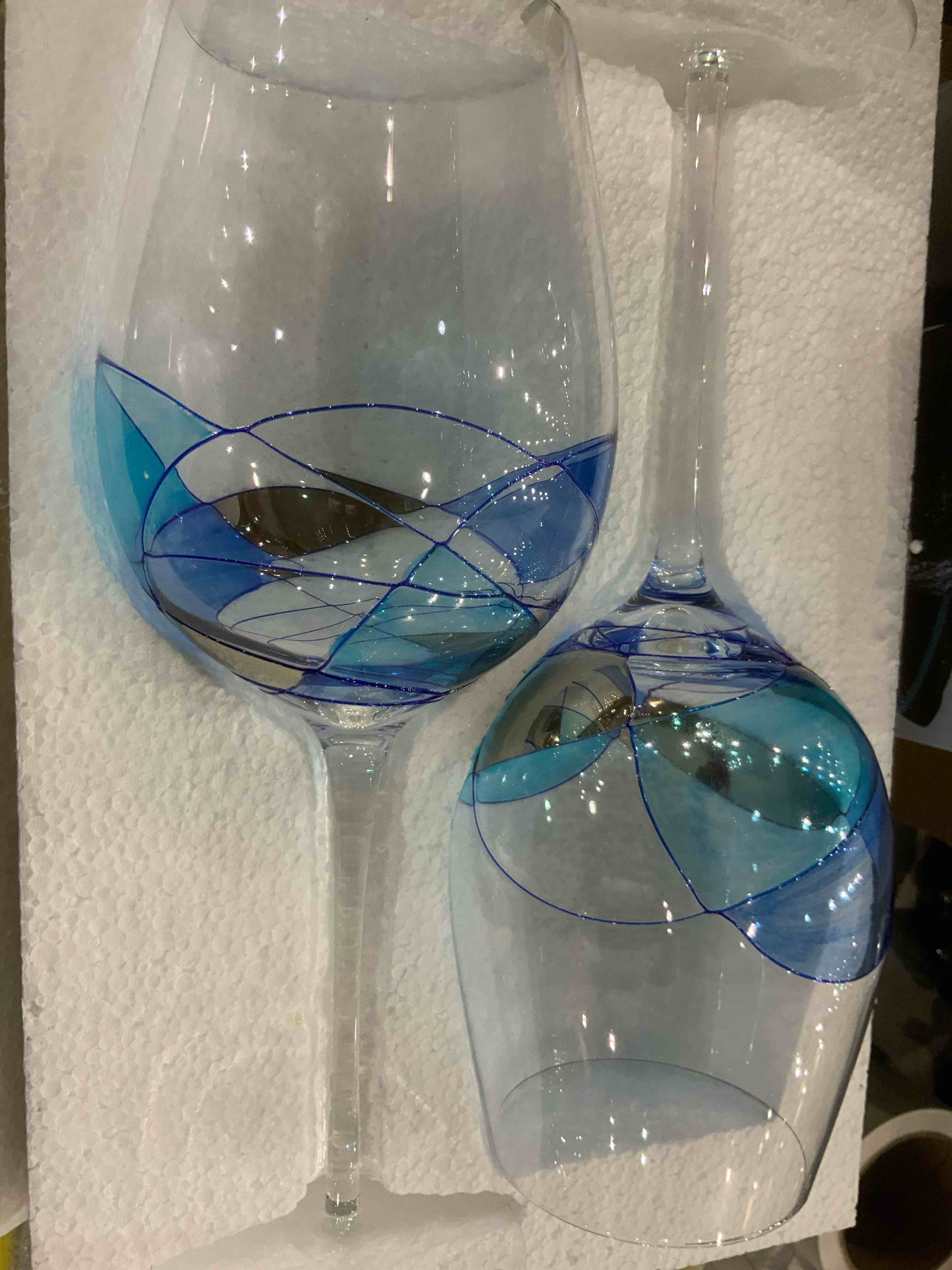 Bezrat Red Wine Glasses Set of 2, Hand Painted Wine Glass, Drinkware Essentials, 11" H, 28oz Wine Lover Large Glass, Glassware Gifts Ideas for Women Inspired by 'Duomo di Milano' Mothers Day (Blue)