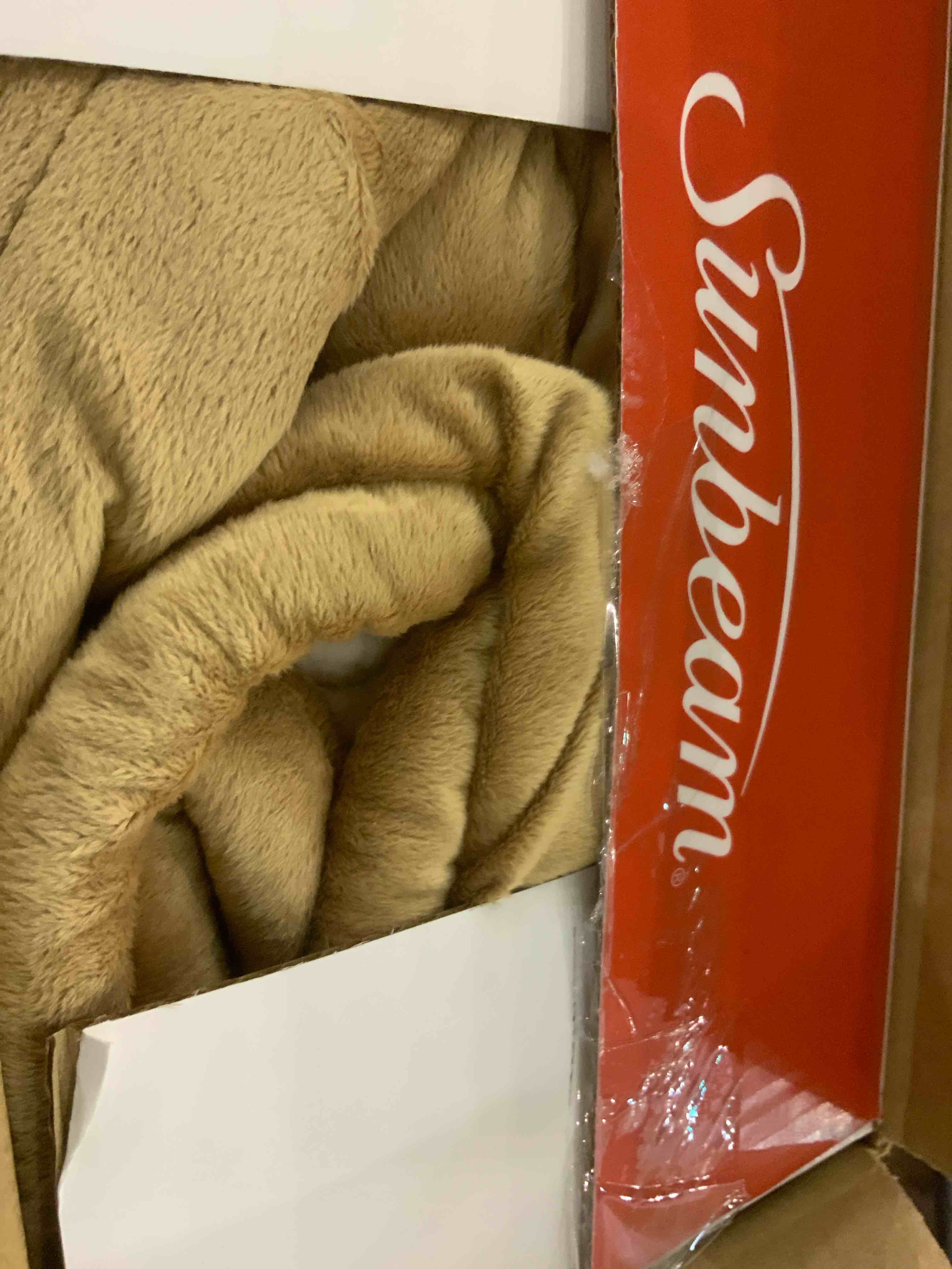 Sunbeam Royal Mink Sherpa Honey Heated Personal Throw / Blanket, Cozy-Warm, Adjustable Heat Settings