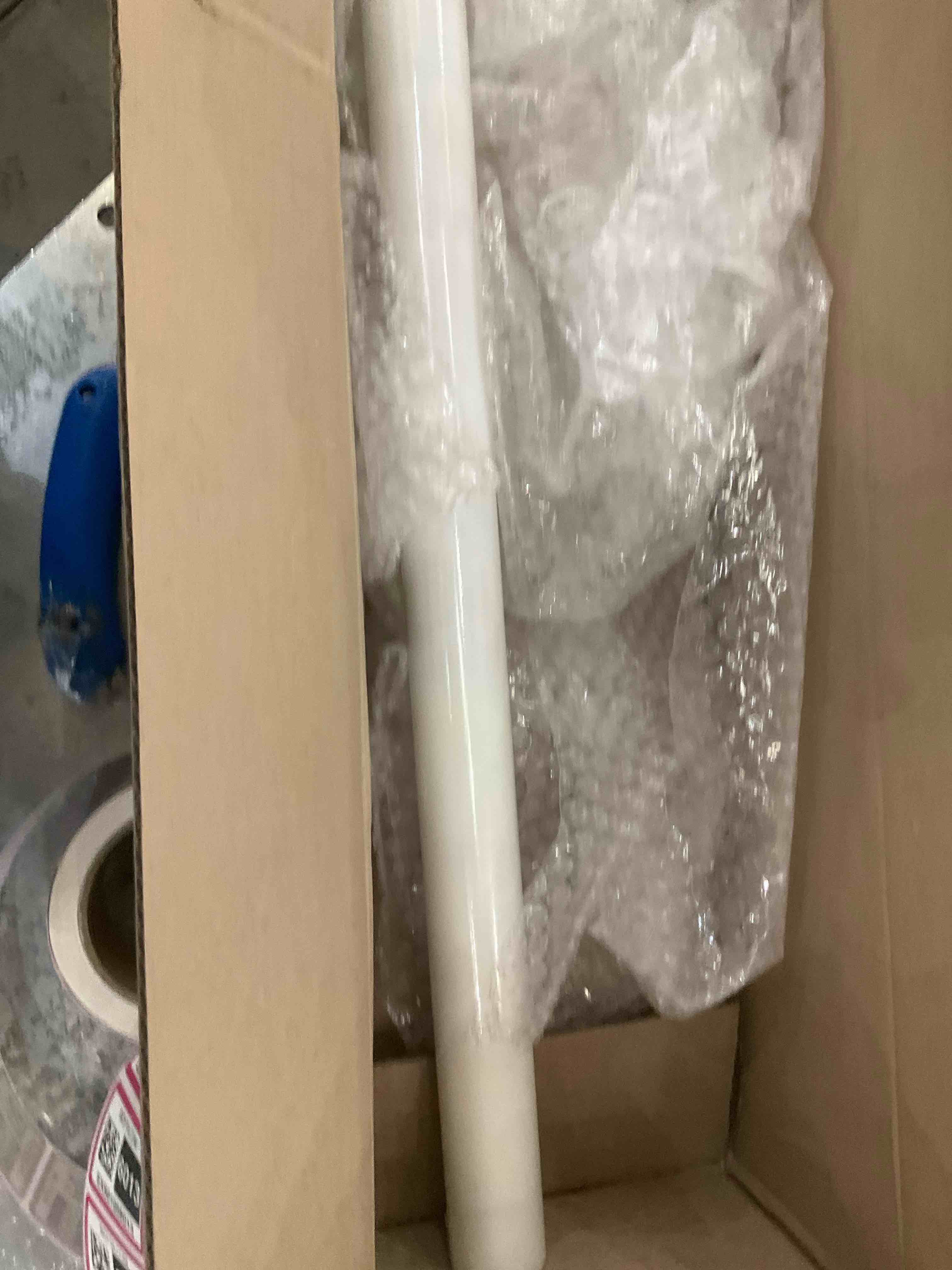 https://s3.amazonaws.com/lotting-images-prod/bidfta/EXS01056003_1704828758852.jpeg