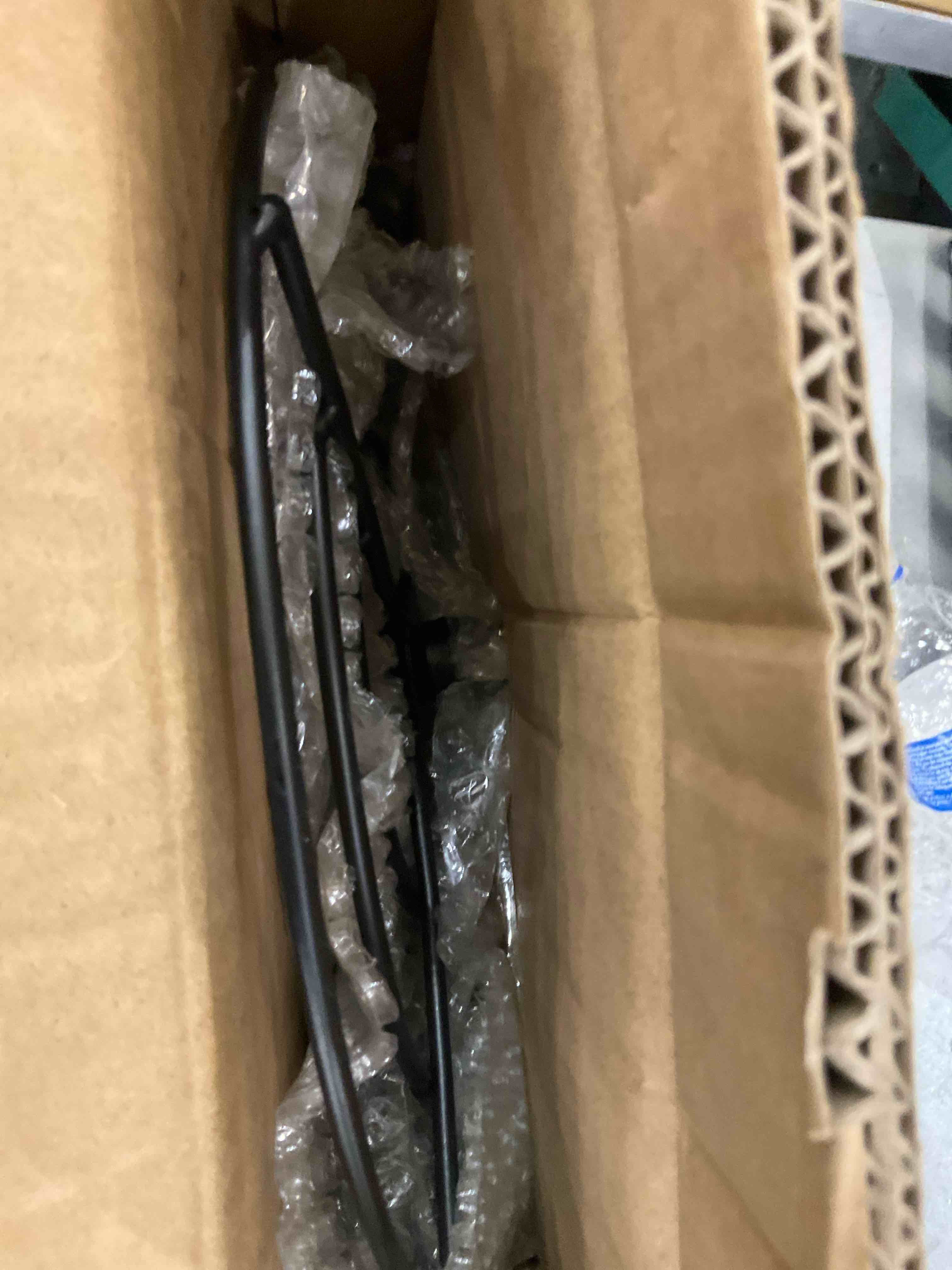 https://s3.amazonaws.com/lotting-images-prod/bidfta/EXS01056250_1704985687967.jpeg