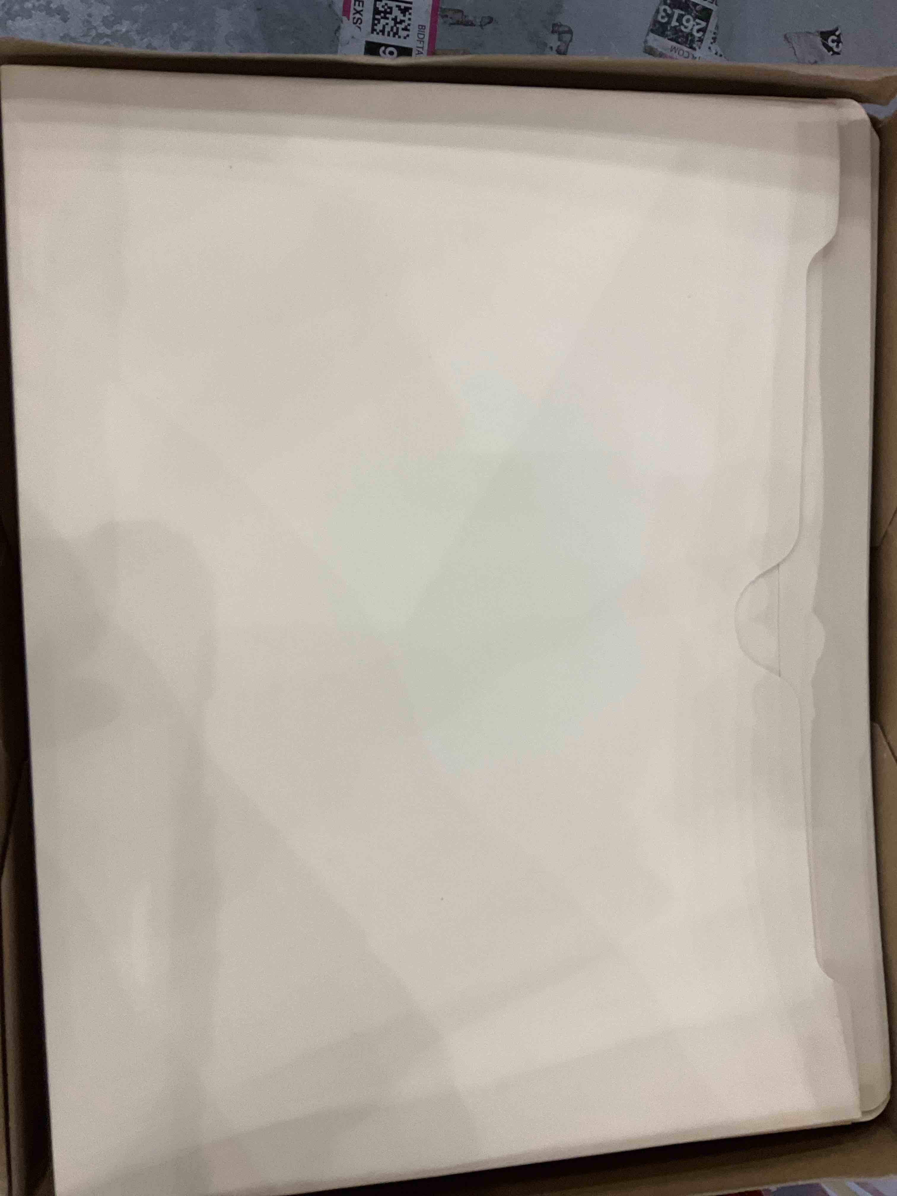https://s3.amazonaws.com/lotting-images-prod/bidfta/EXS01056384_1705073300856.jpeg