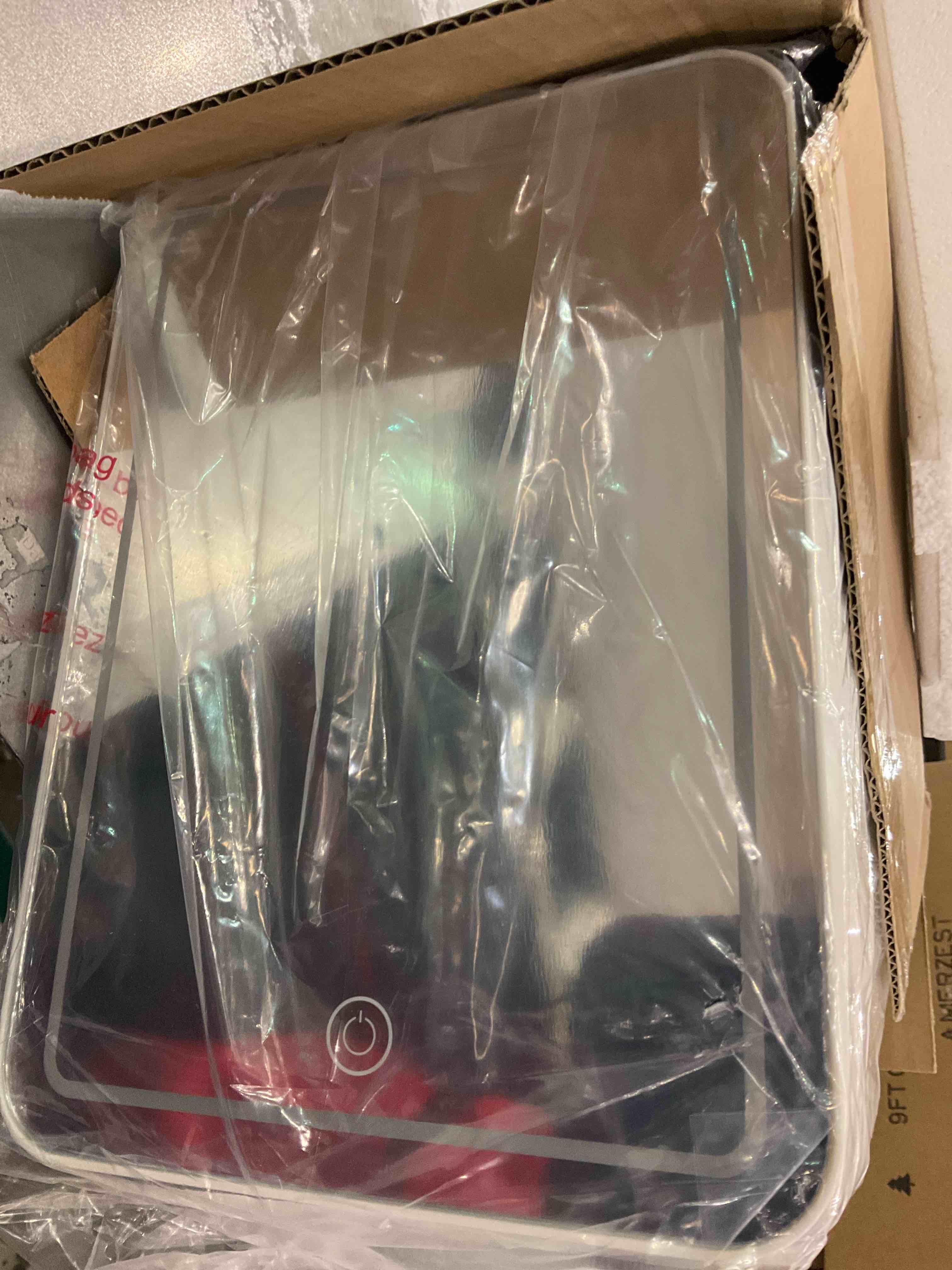 https://s3.amazonaws.com/lotting-images-prod/bidfta/EXS01056536_1704822490291.jpeg