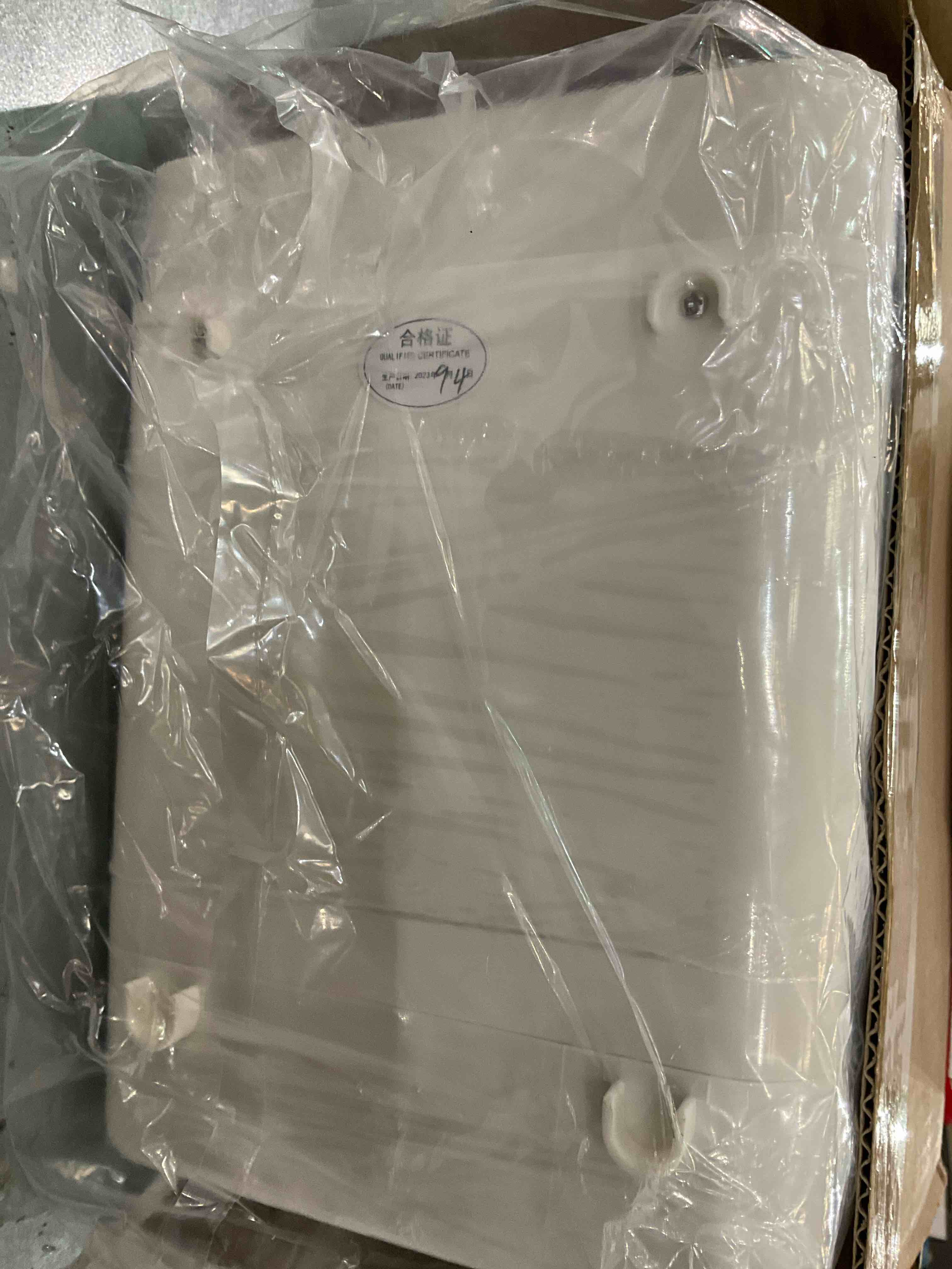 https://s3.amazonaws.com/lotting-images-prod/bidfta/EXS01056536_1704822500517.jpeg