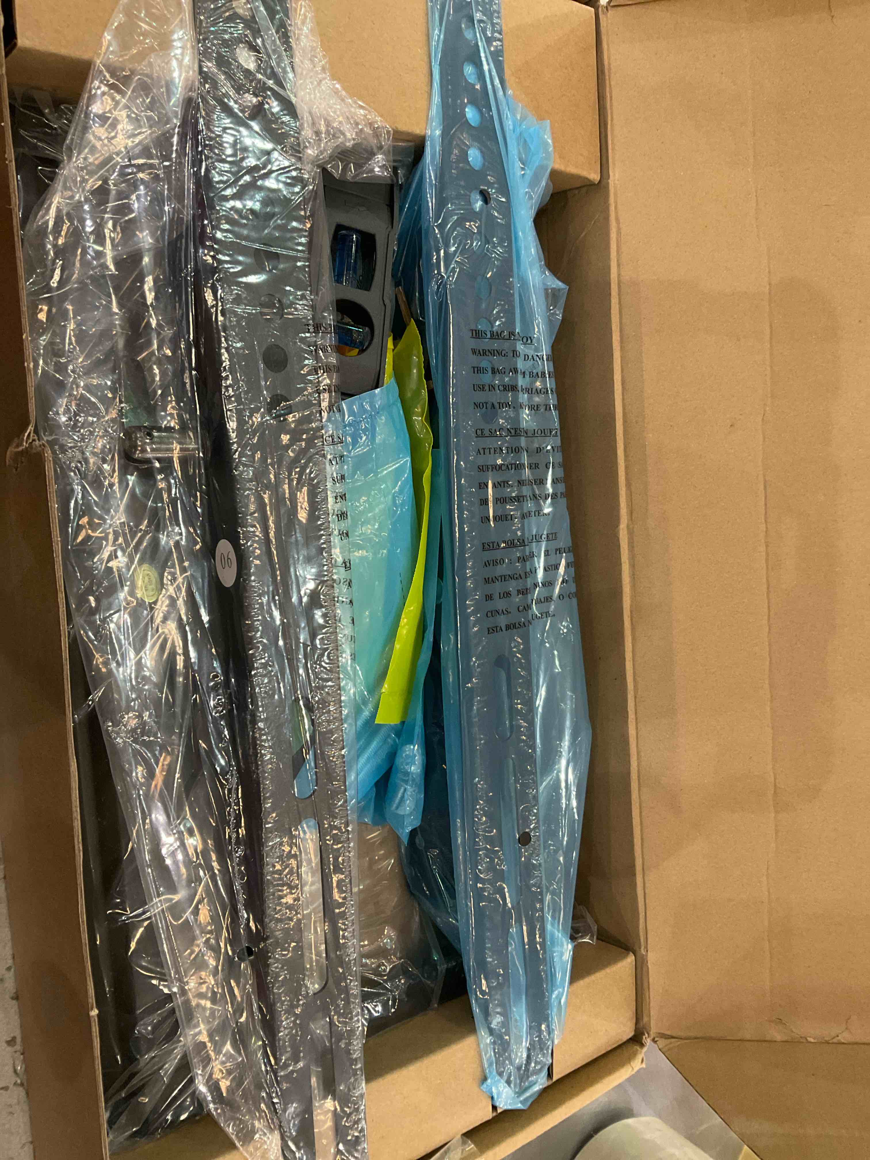 https://s3.amazonaws.com/lotting-images-prod/bidfta/EXS01056560_1704829271049.jpeg