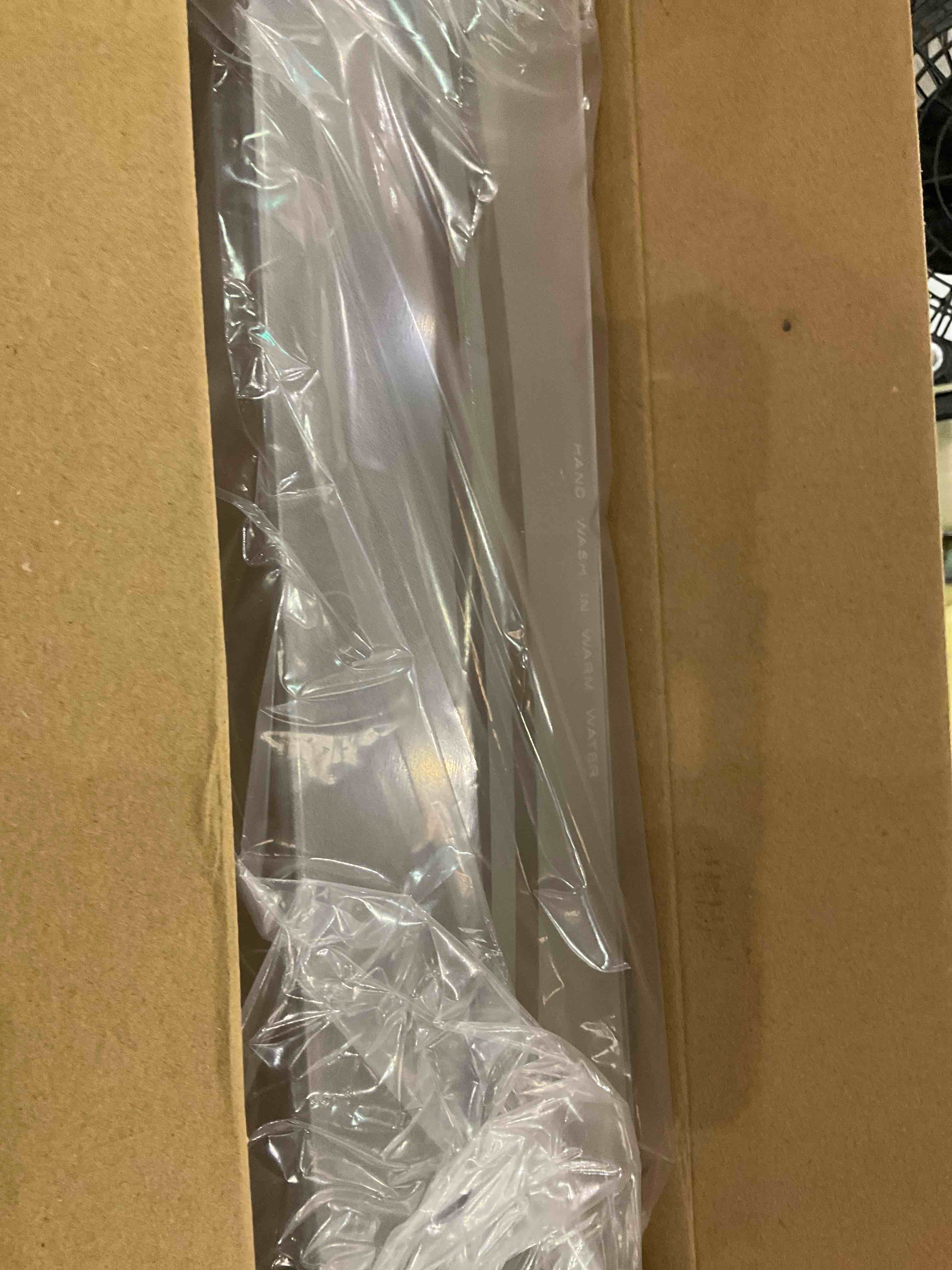 https://s3.amazonaws.com/lotting-images-prod/bidfta/EXS01056618_1704909056410.jpeg