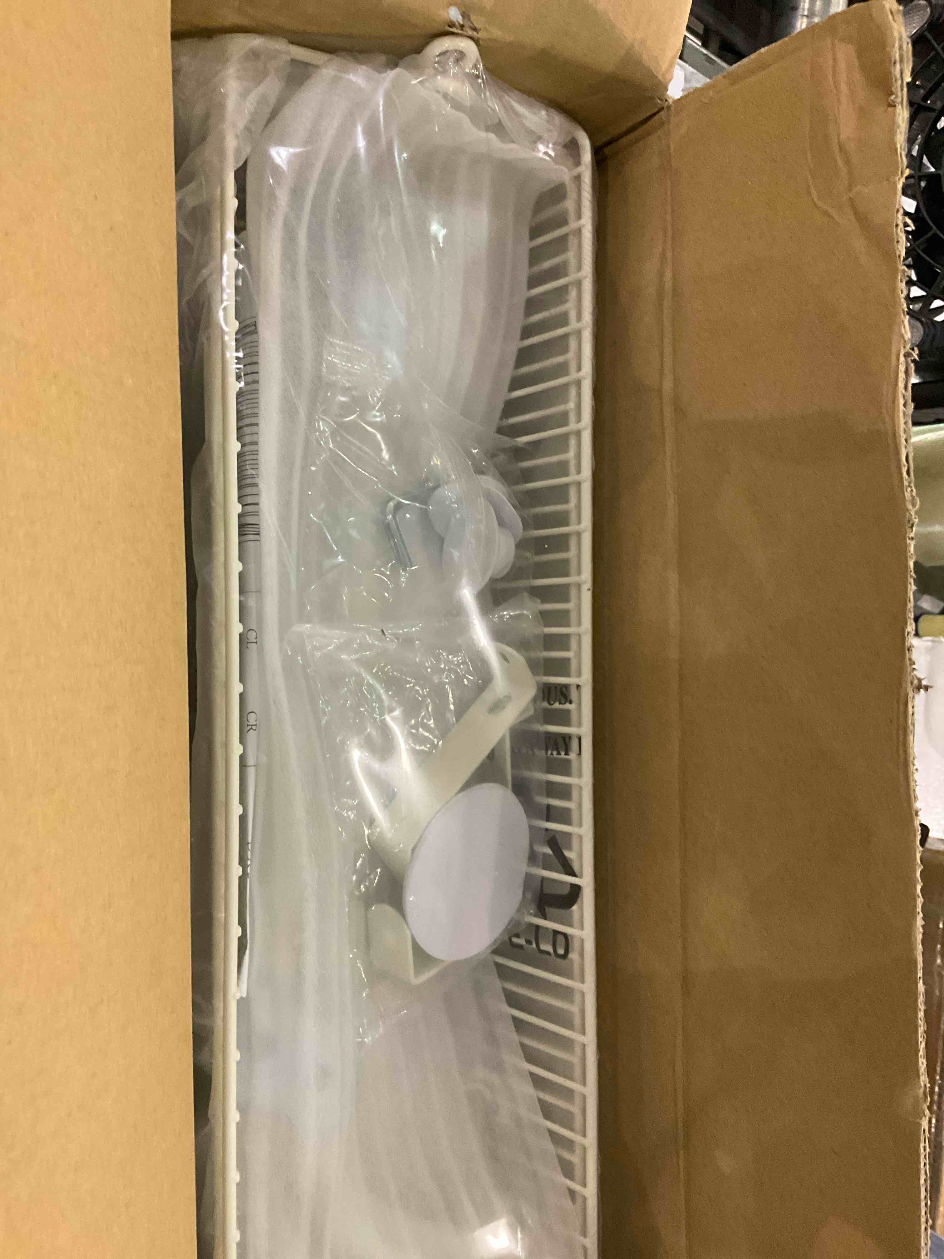 https://s3.amazonaws.com/lotting-images-prod/bidfta/EXS01056669_1704978849261.jpeg