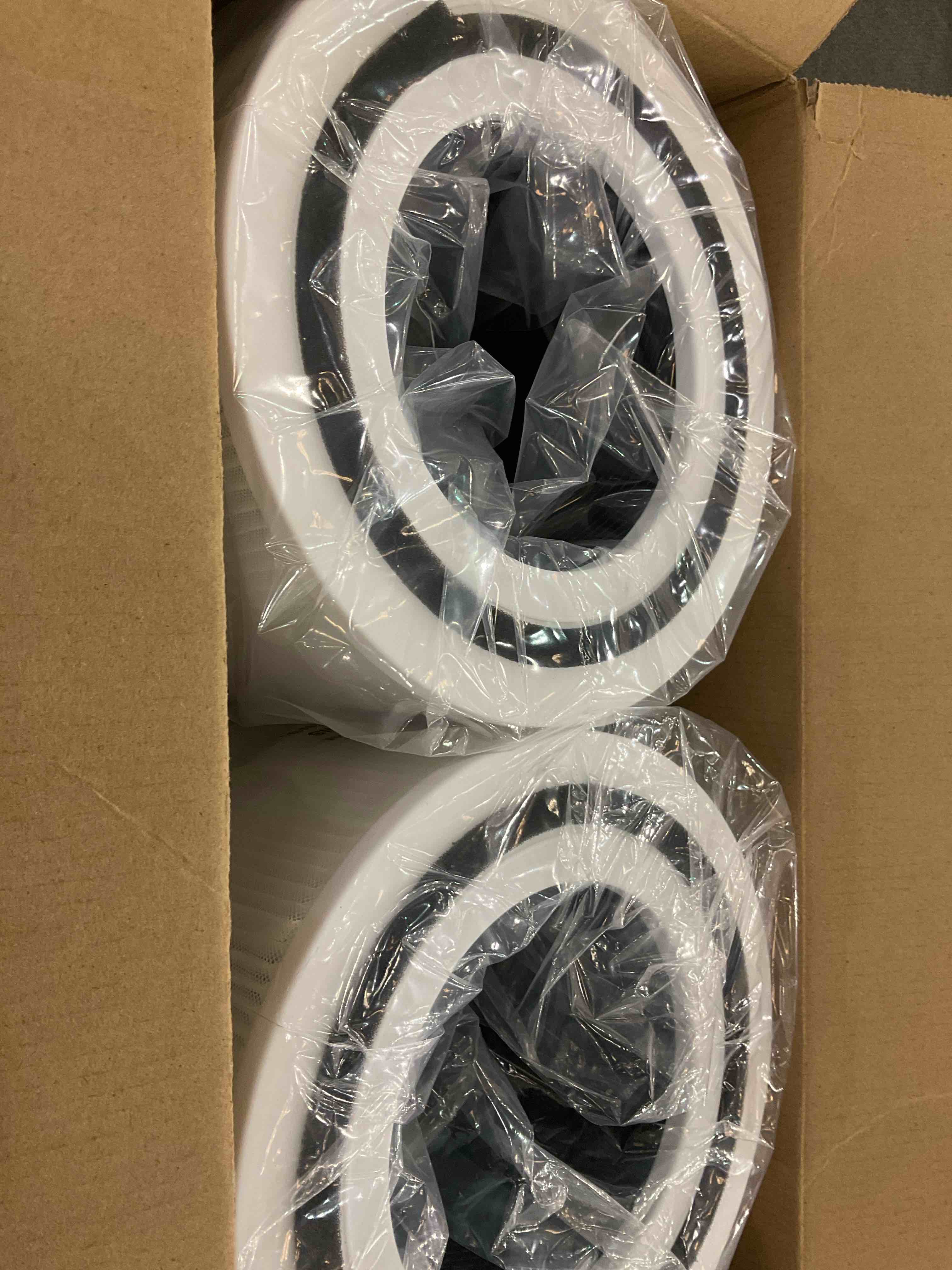 https://s3.amazonaws.com/lotting-images-prod/bidfta/EXS01056757_1704997762998.jpeg