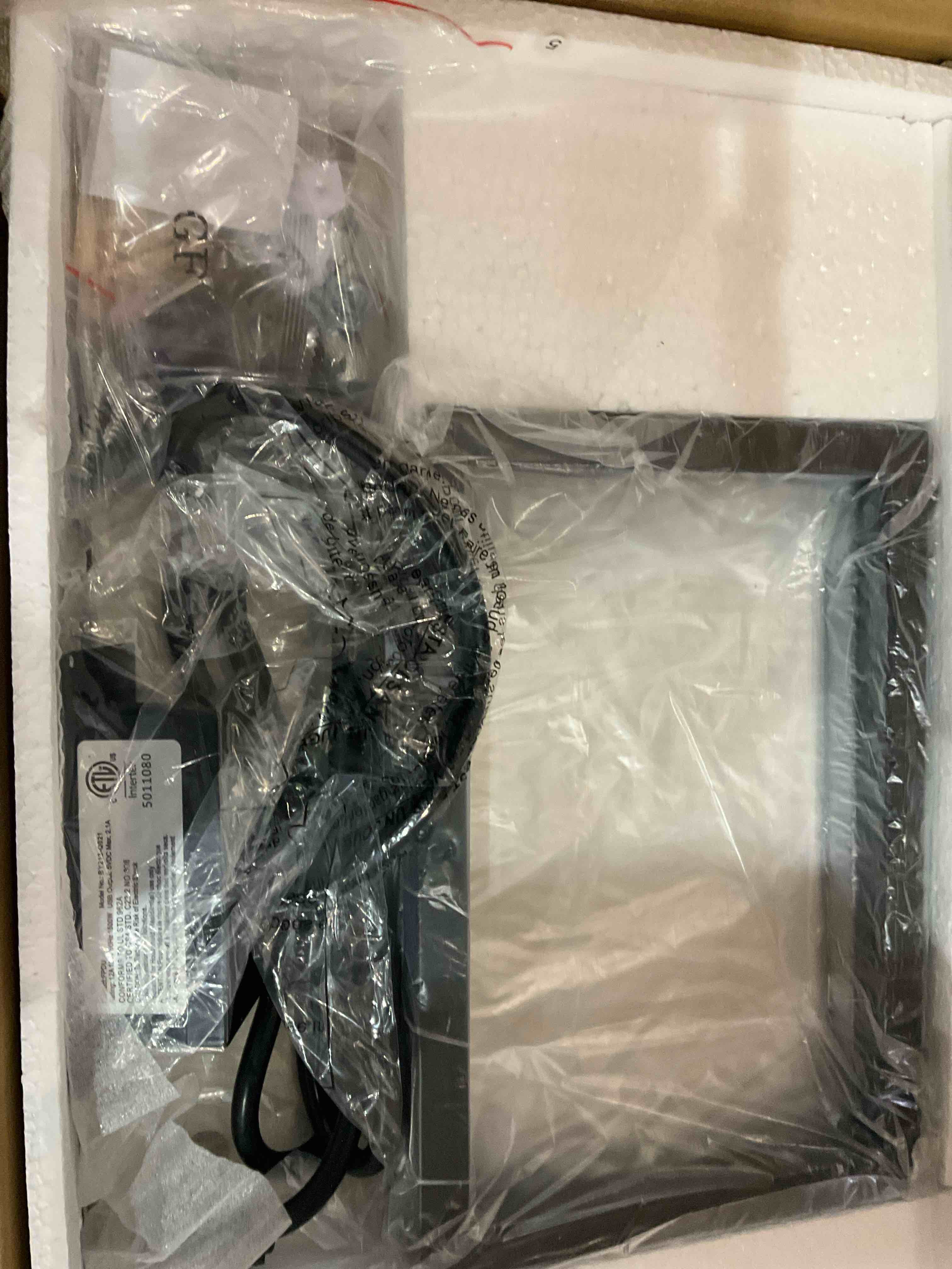 https://s3.amazonaws.com/lotting-images-prod/bidfta/EXS01056883_1706622434917.jpeg
