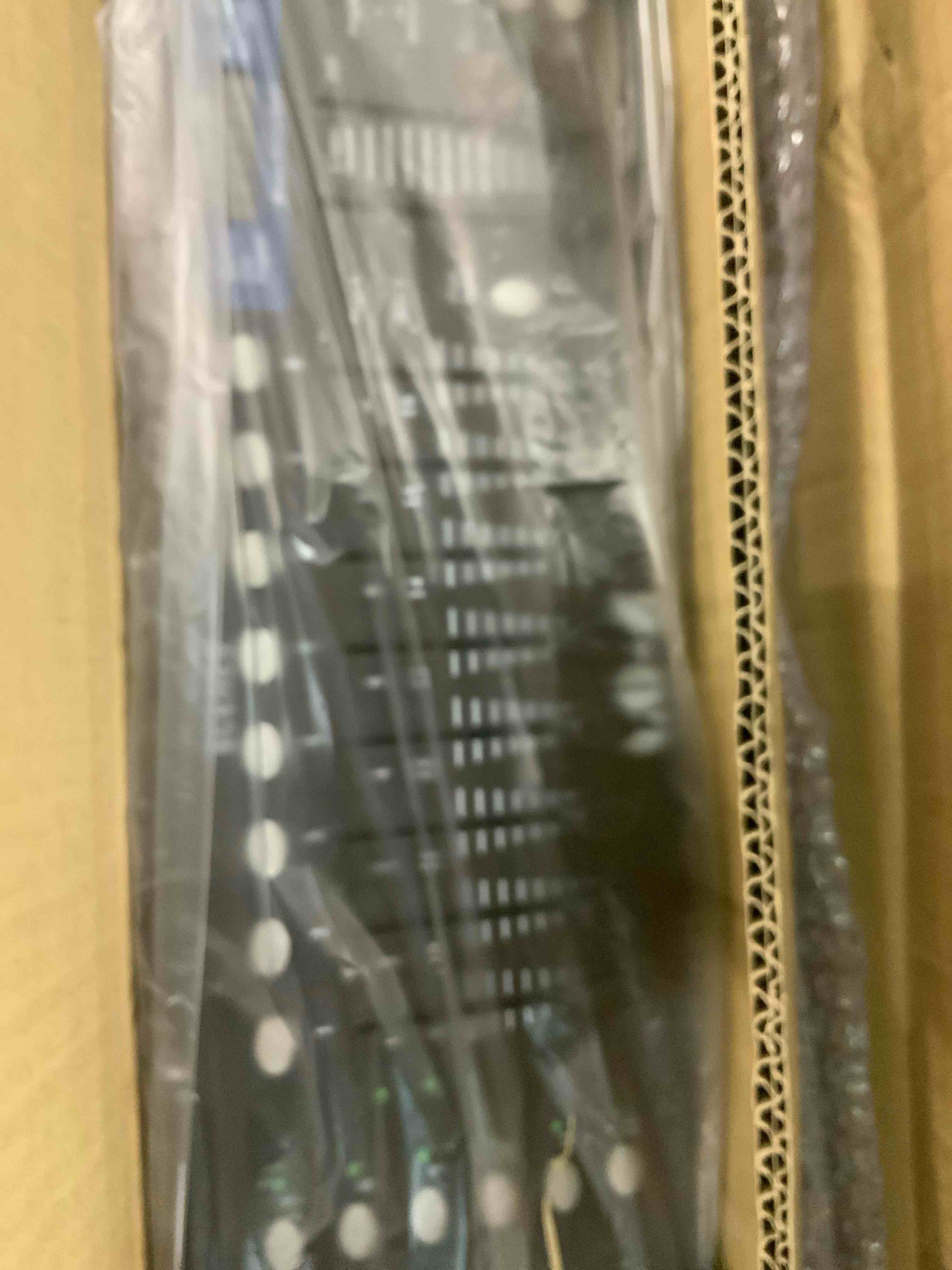 https://s3.amazonaws.com/lotting-images-prod/bidfta/EXS01058342_1706185702711.jpeg