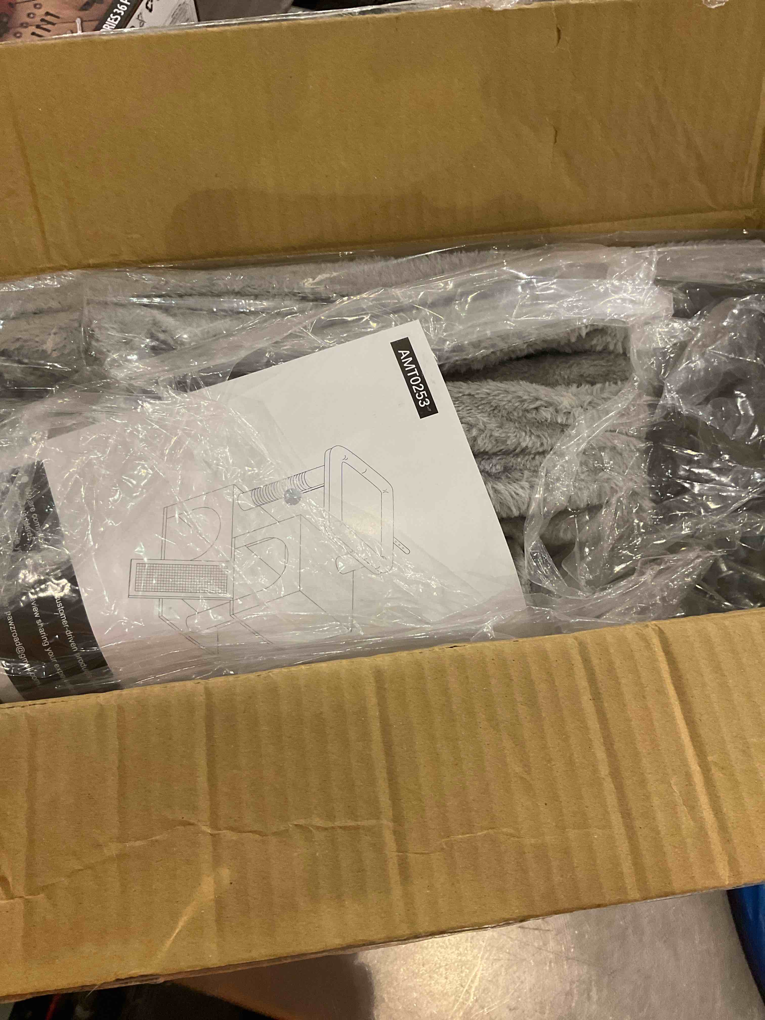 https://s3.amazonaws.com/lotting-images-prod/bidfta/EXS01058614_1705591043963.jpeg