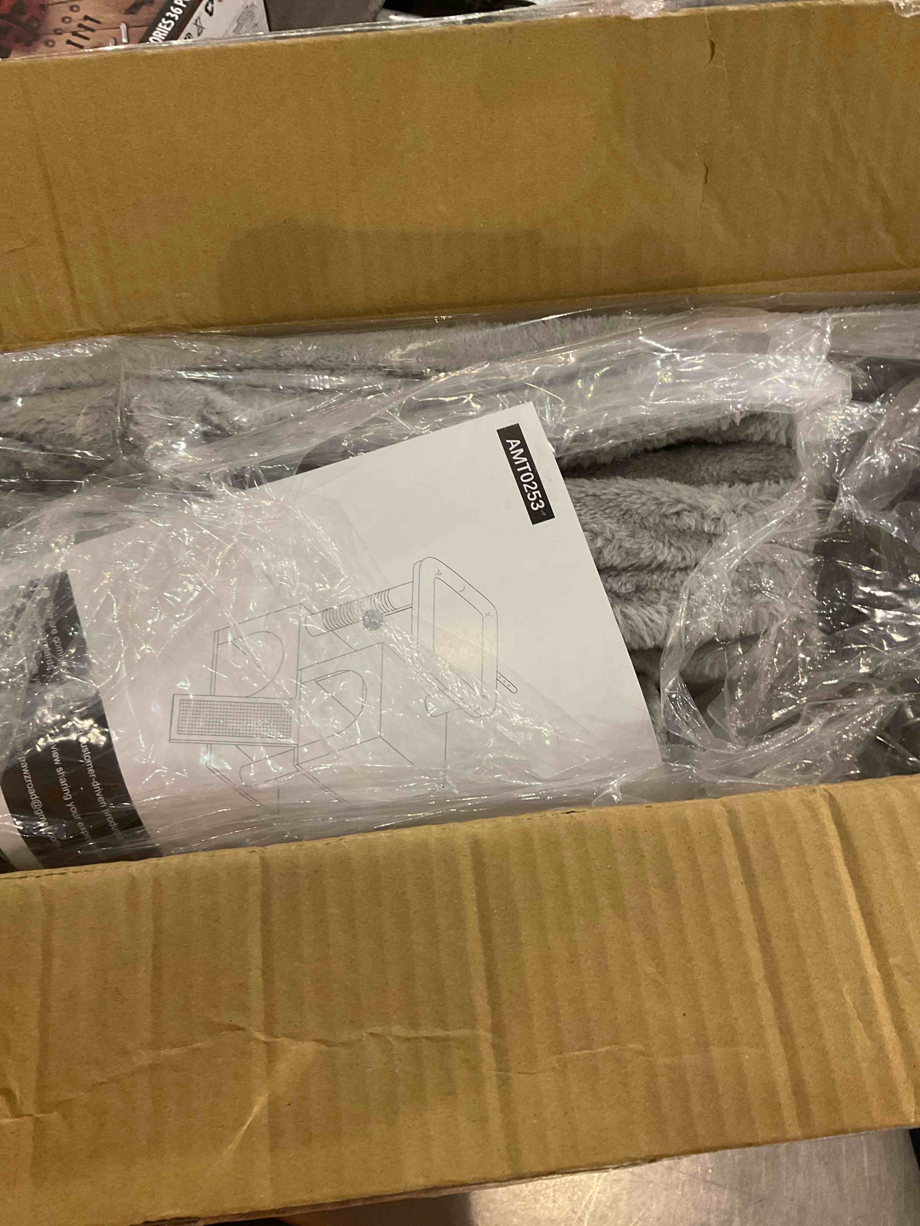 https://s3.amazonaws.com/lotting-images-prod/bidfta/EXS01058614_1705591044963.jpeg