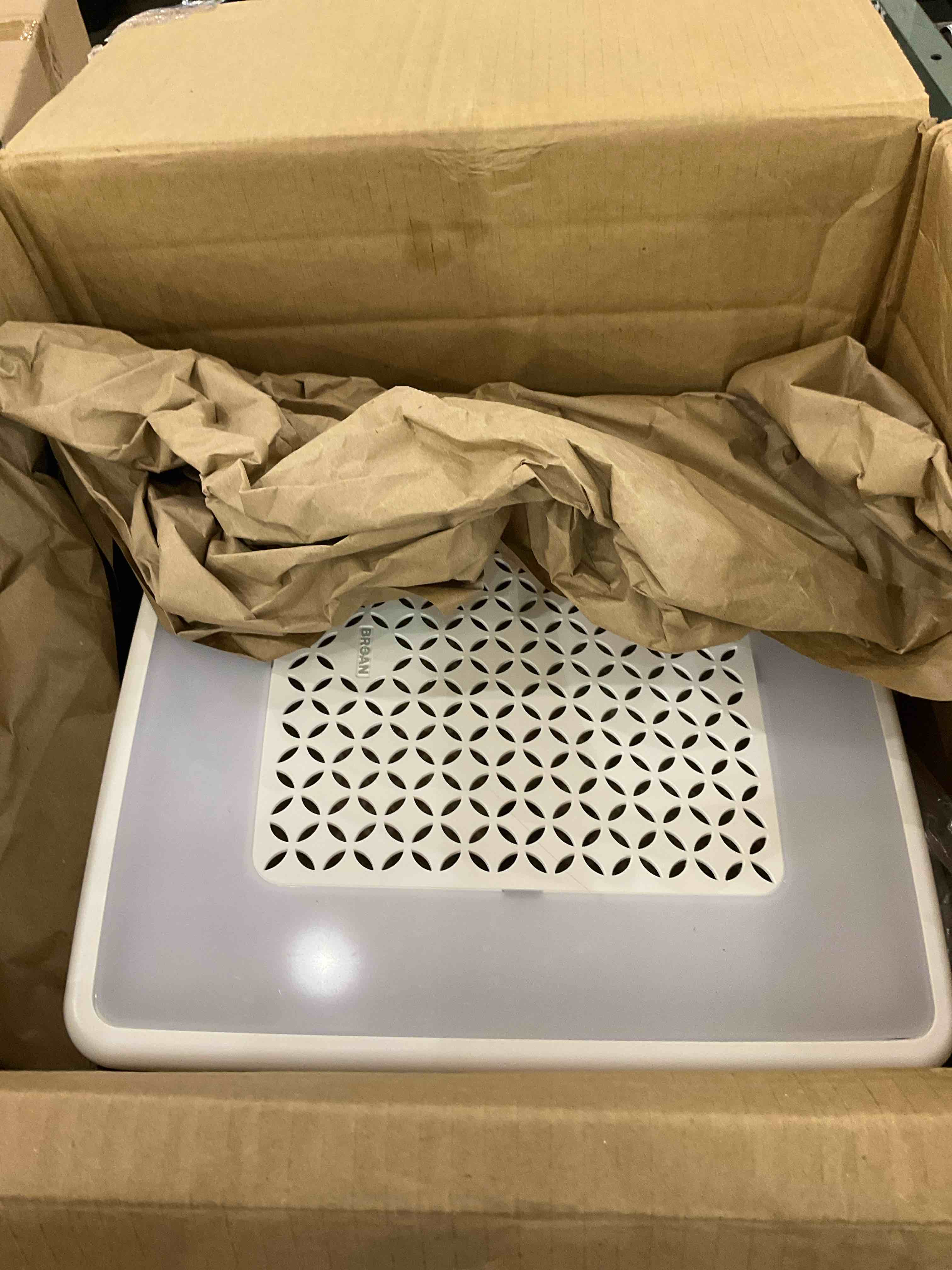https://s3.amazonaws.com/lotting-images-prod/bidfta/EXS01059156_1704911039727.jpeg