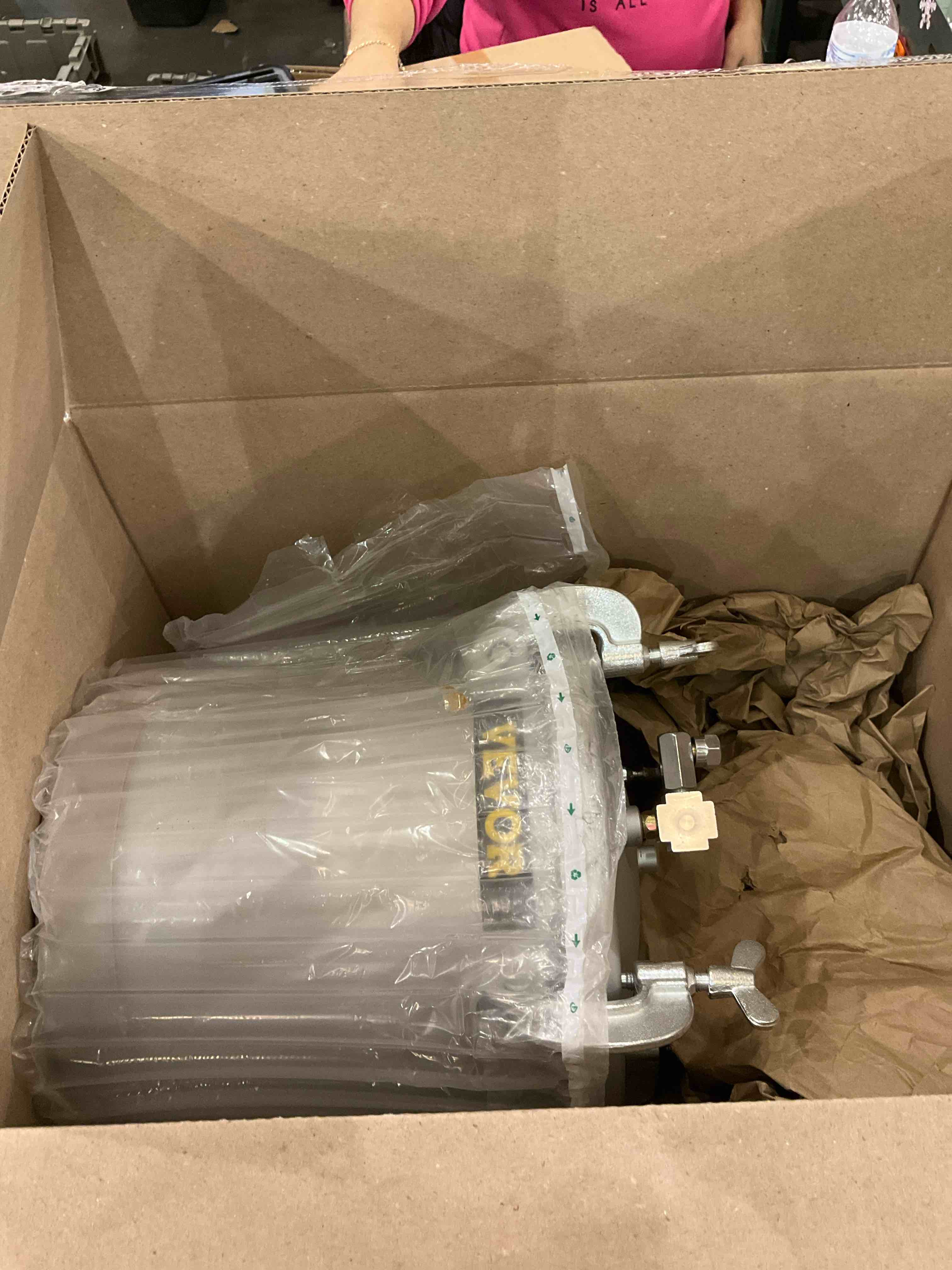 https://s3.amazonaws.com/lotting-images-prod/bidfta/EXS01059157_1704911174344.jpeg