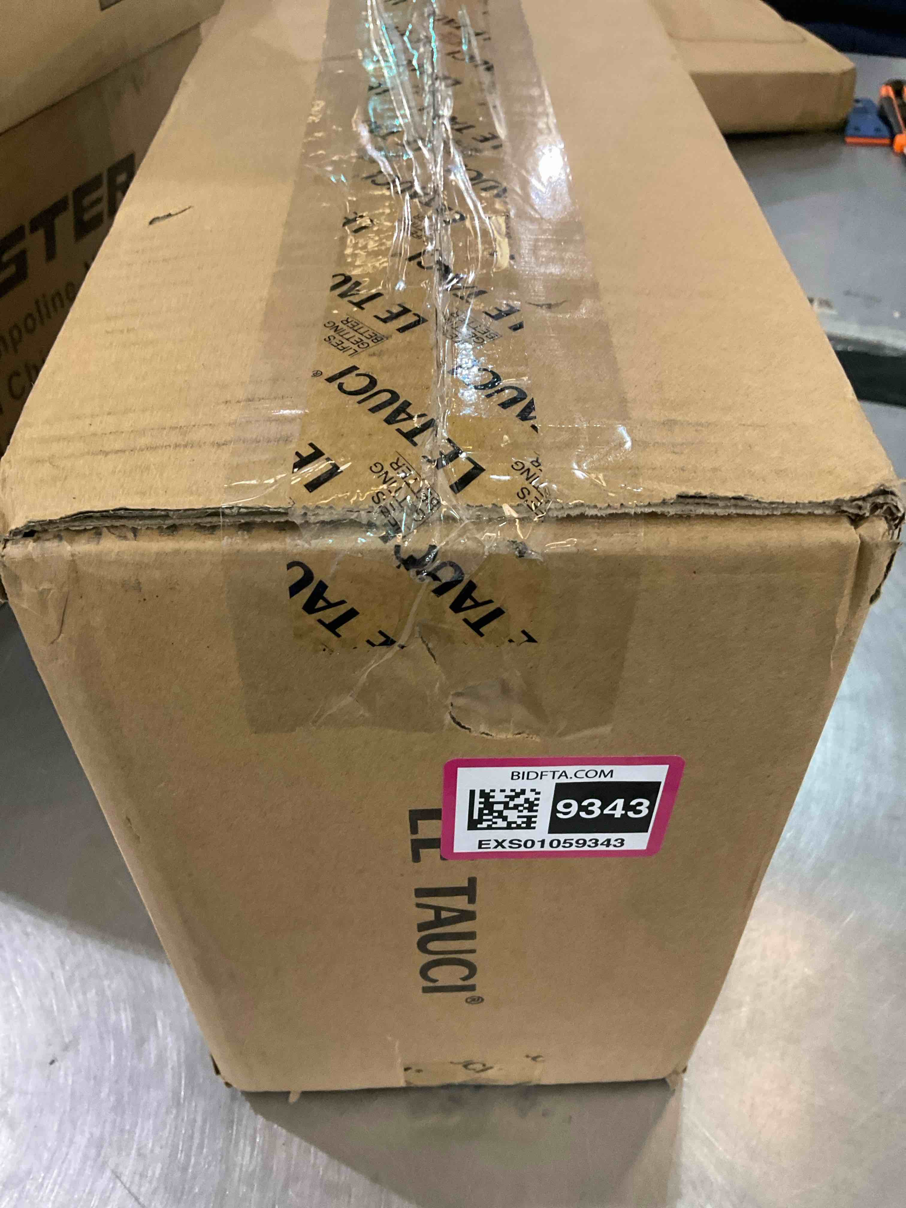 https://s3.amazonaws.com/lotting-images-prod/bidfta/EXS01059343_1704998702266.jpeg