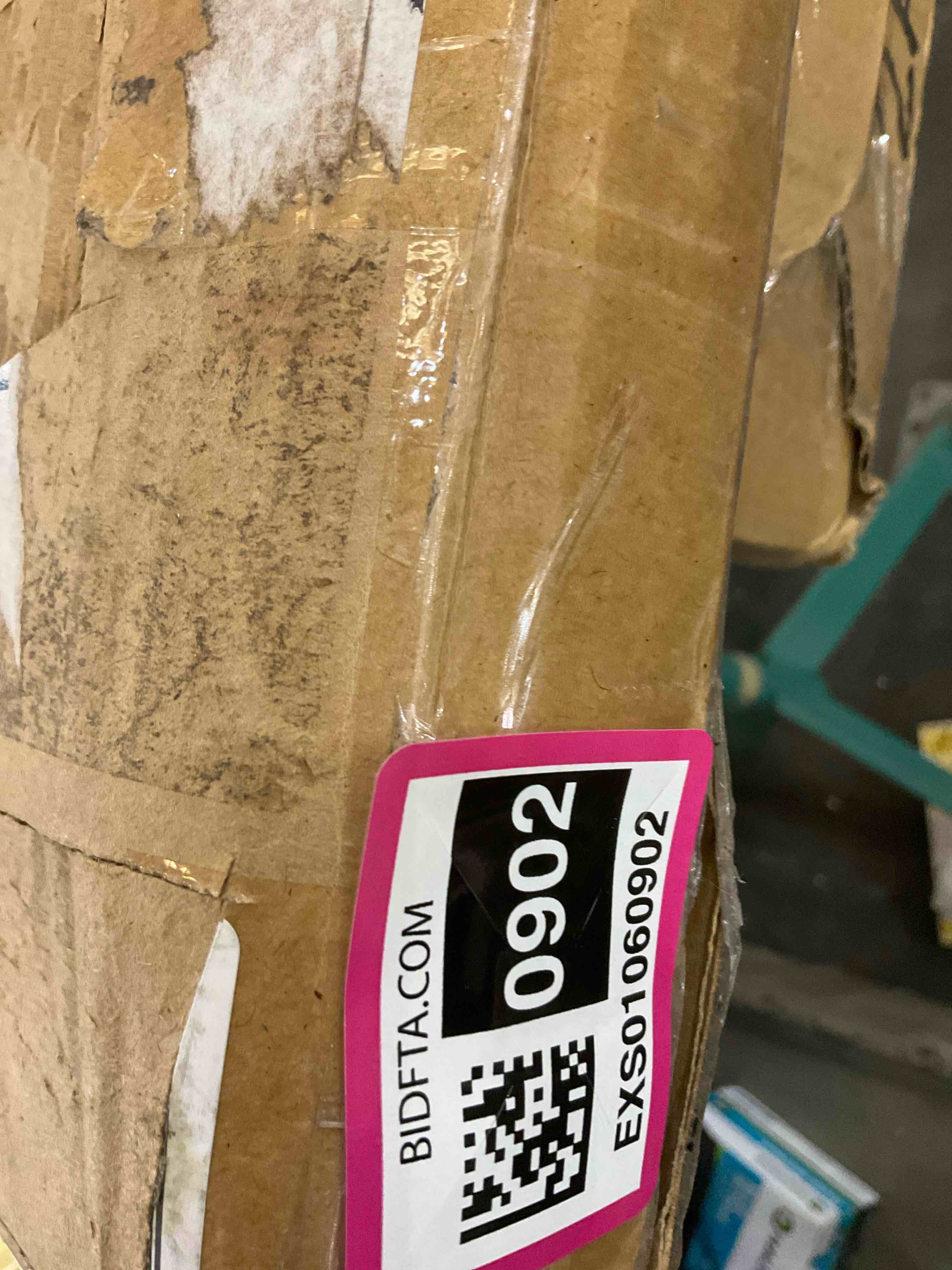 https://s3.amazonaws.com/lotting-images-prod/bidfta/EXS01060902_1707154888747.jpeg