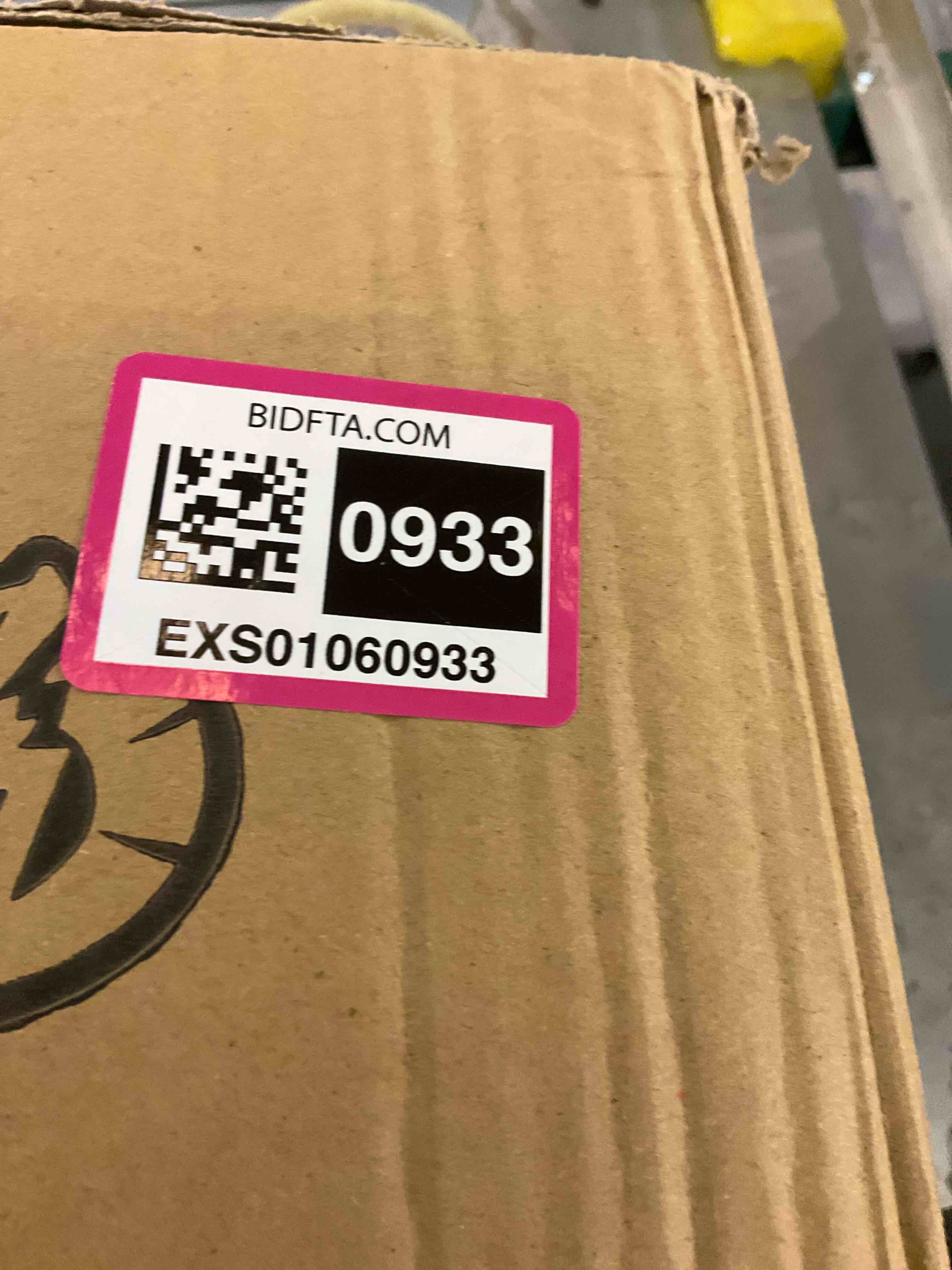 https://s3.amazonaws.com/lotting-images-prod/bidfta/EXS01060933_1707231169854.jpeg