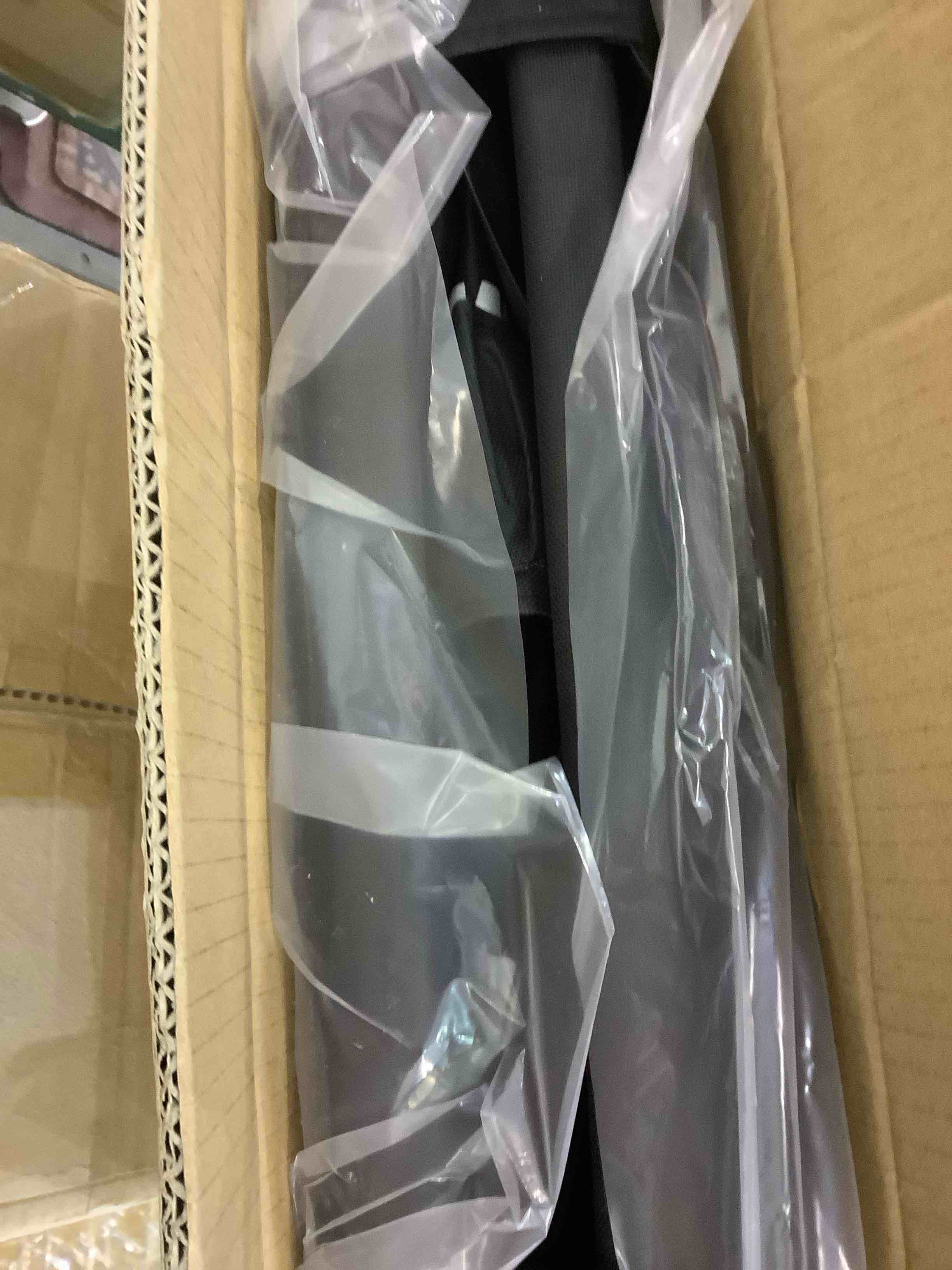 https://s3.amazonaws.com/lotting-images-prod/bidfta/EXS01065009_1706193889448.jpeg